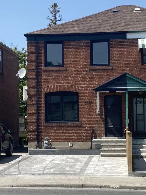2448 Gerrard Street E, #Upper