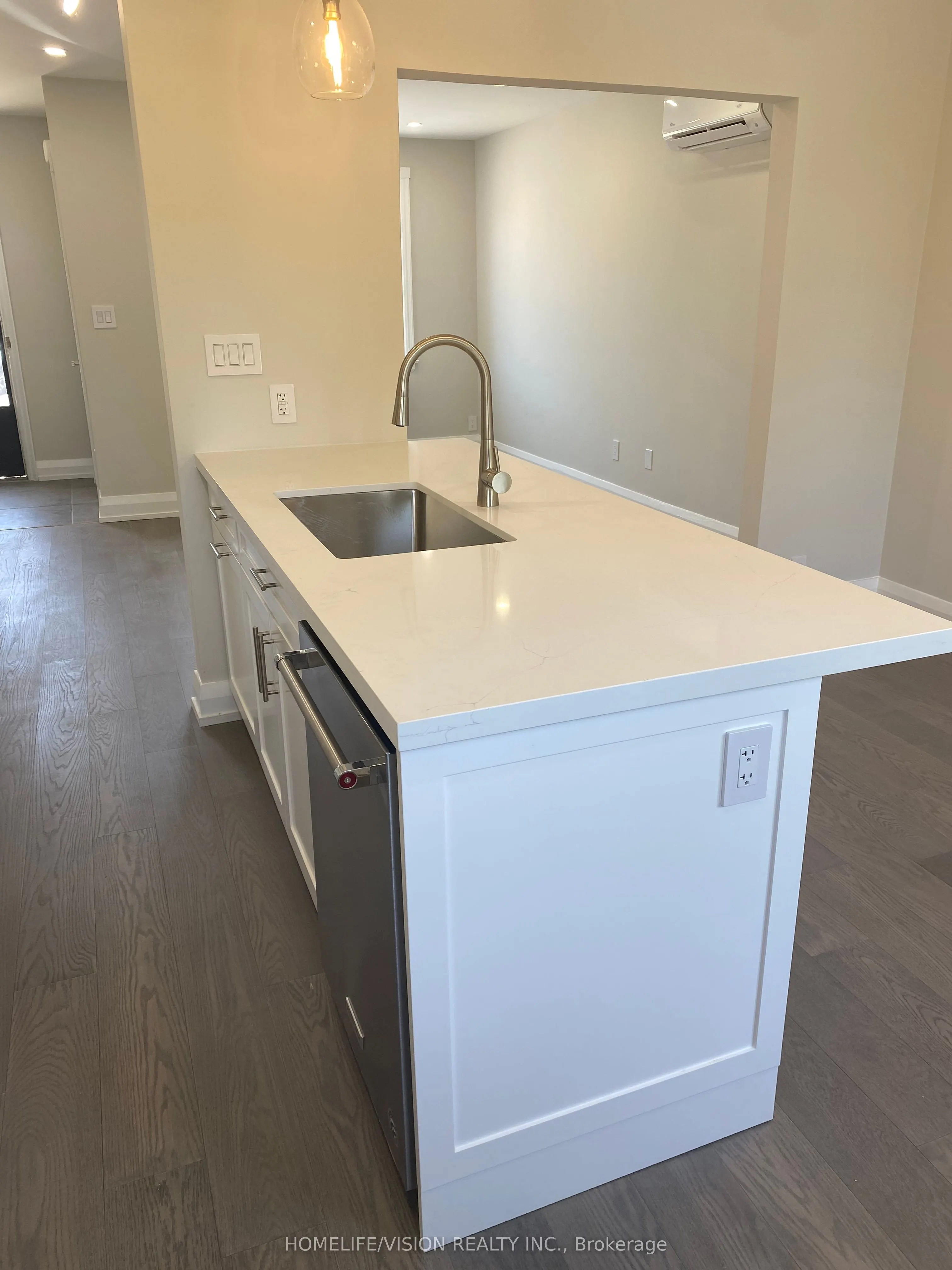 2448 Gerrard Street E, #Upper