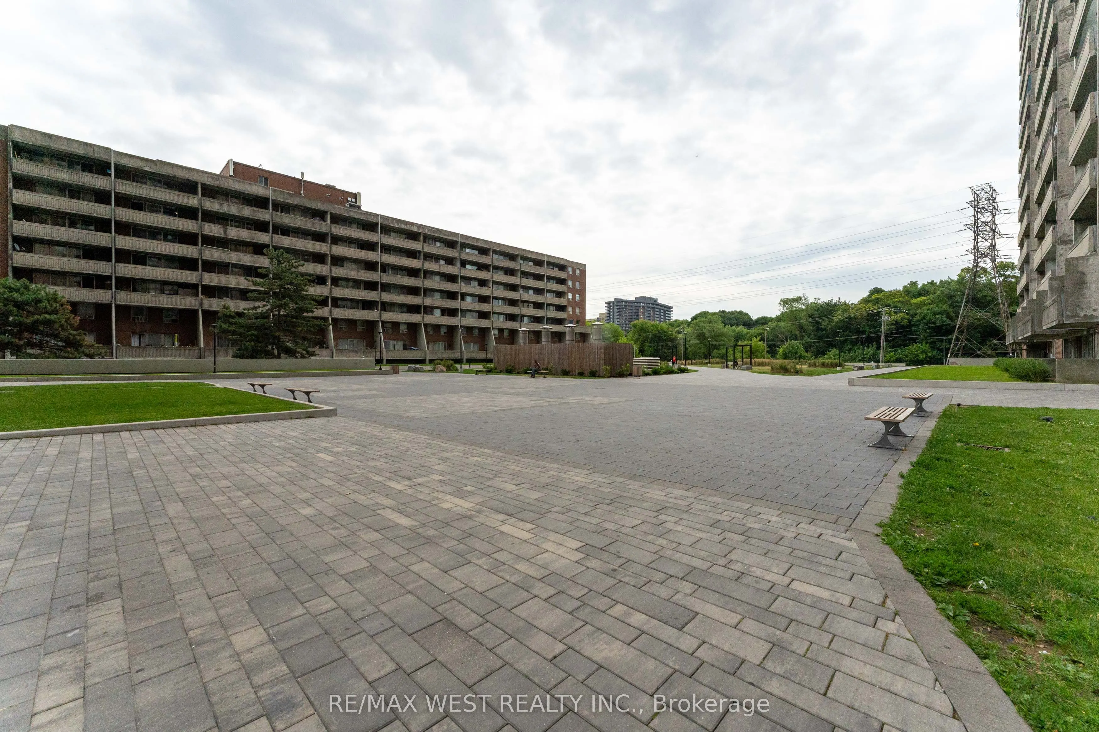 5 Massey Square, #PH5