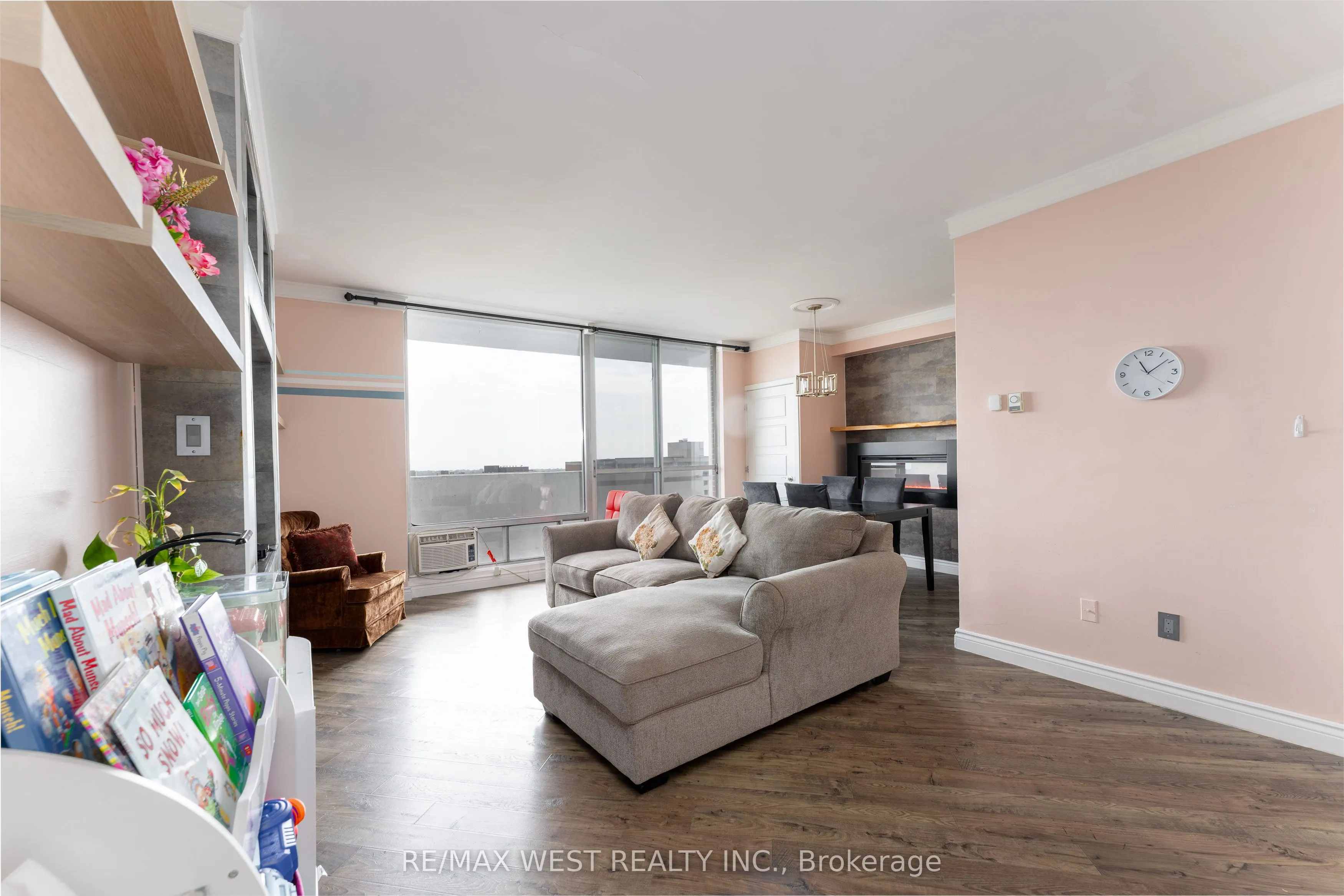 5 Massey Square, #PH5