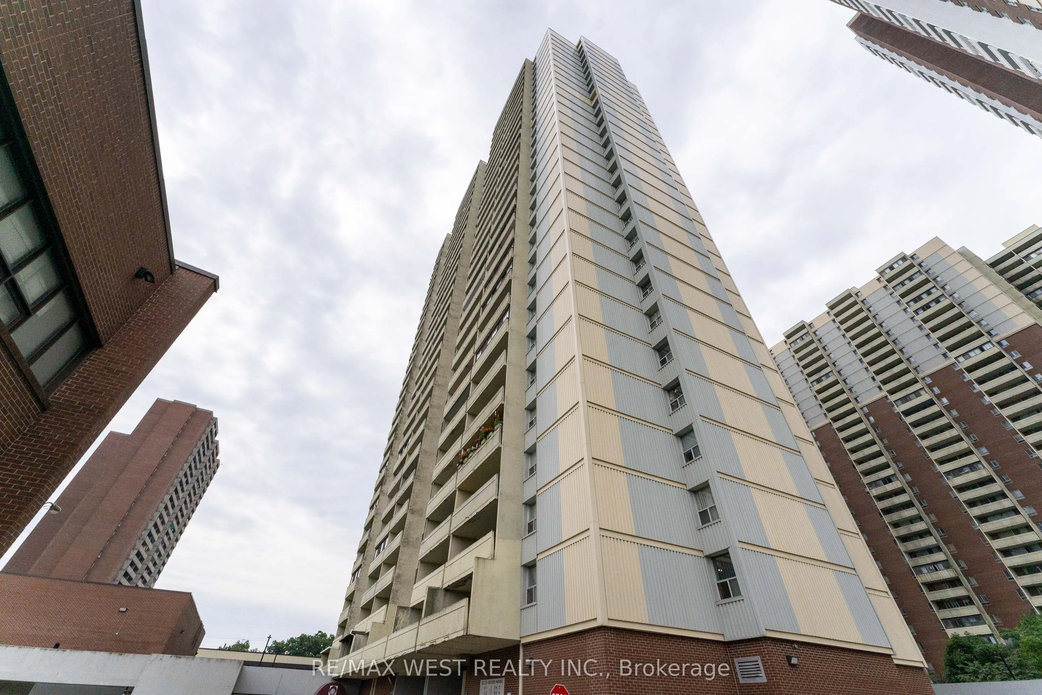 5 Massey Square, #PH5
