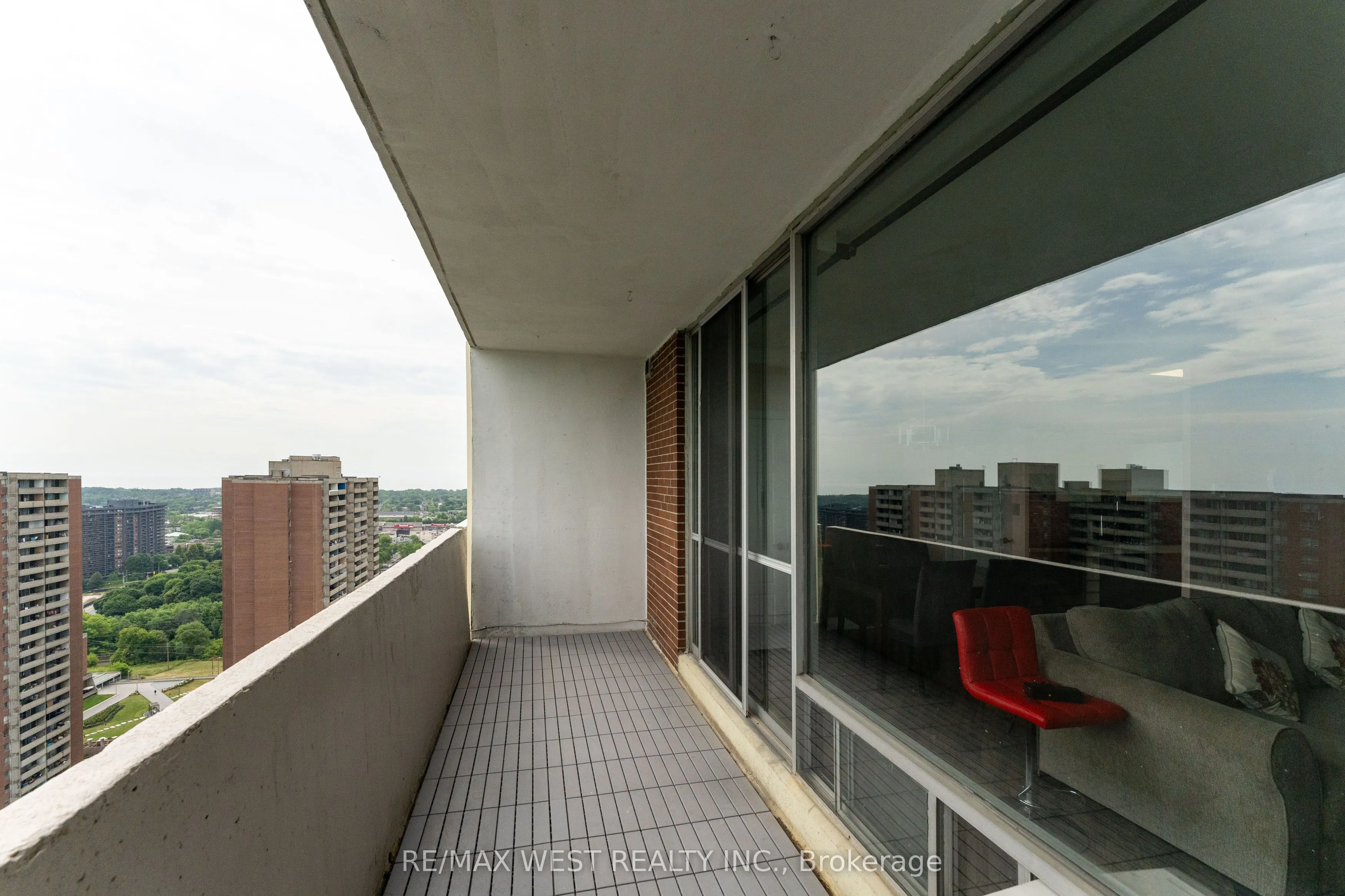 5 Massey Square, #PH5