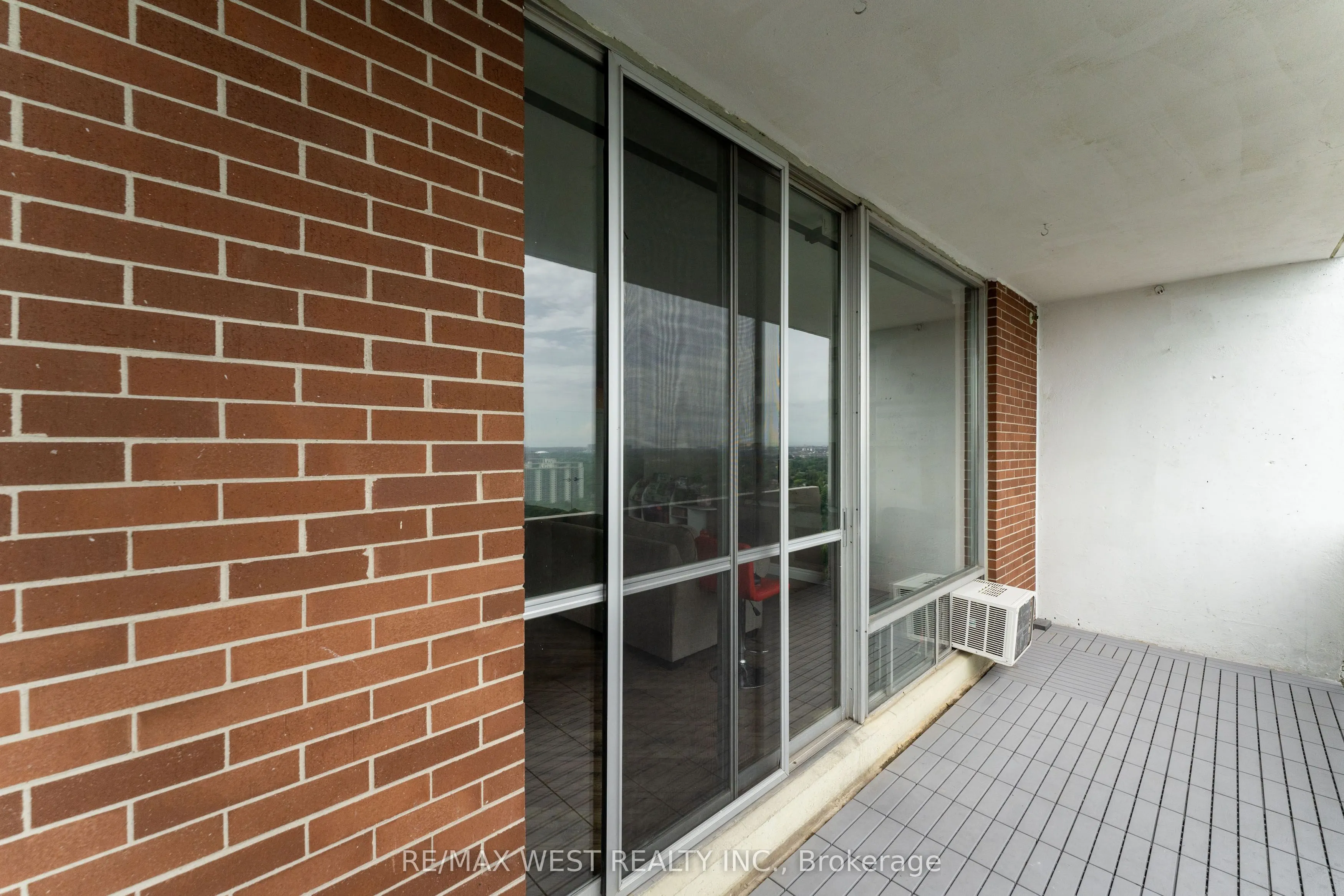 5 Massey Square, #PH5