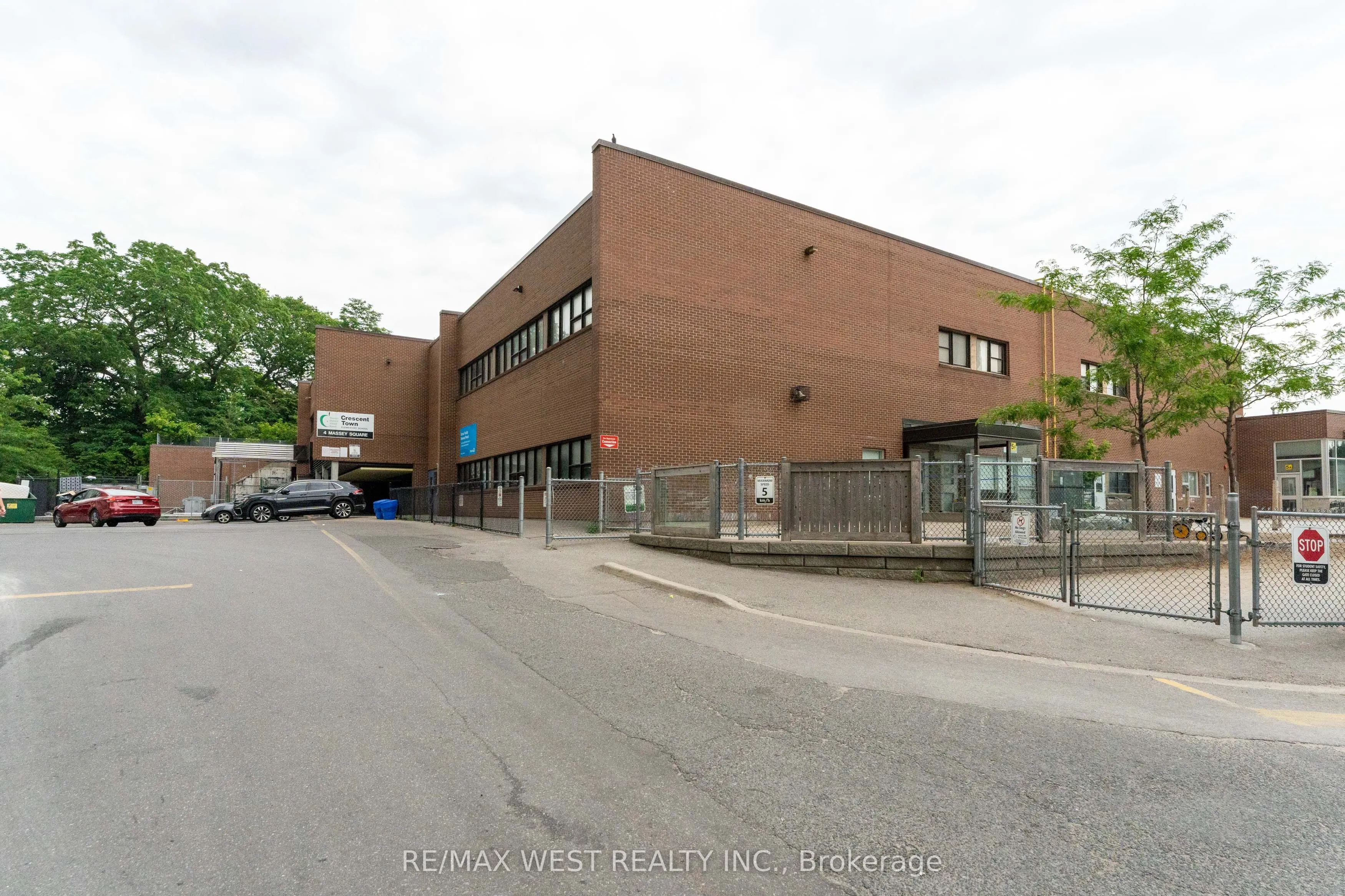 5 Massey Square, #PH5