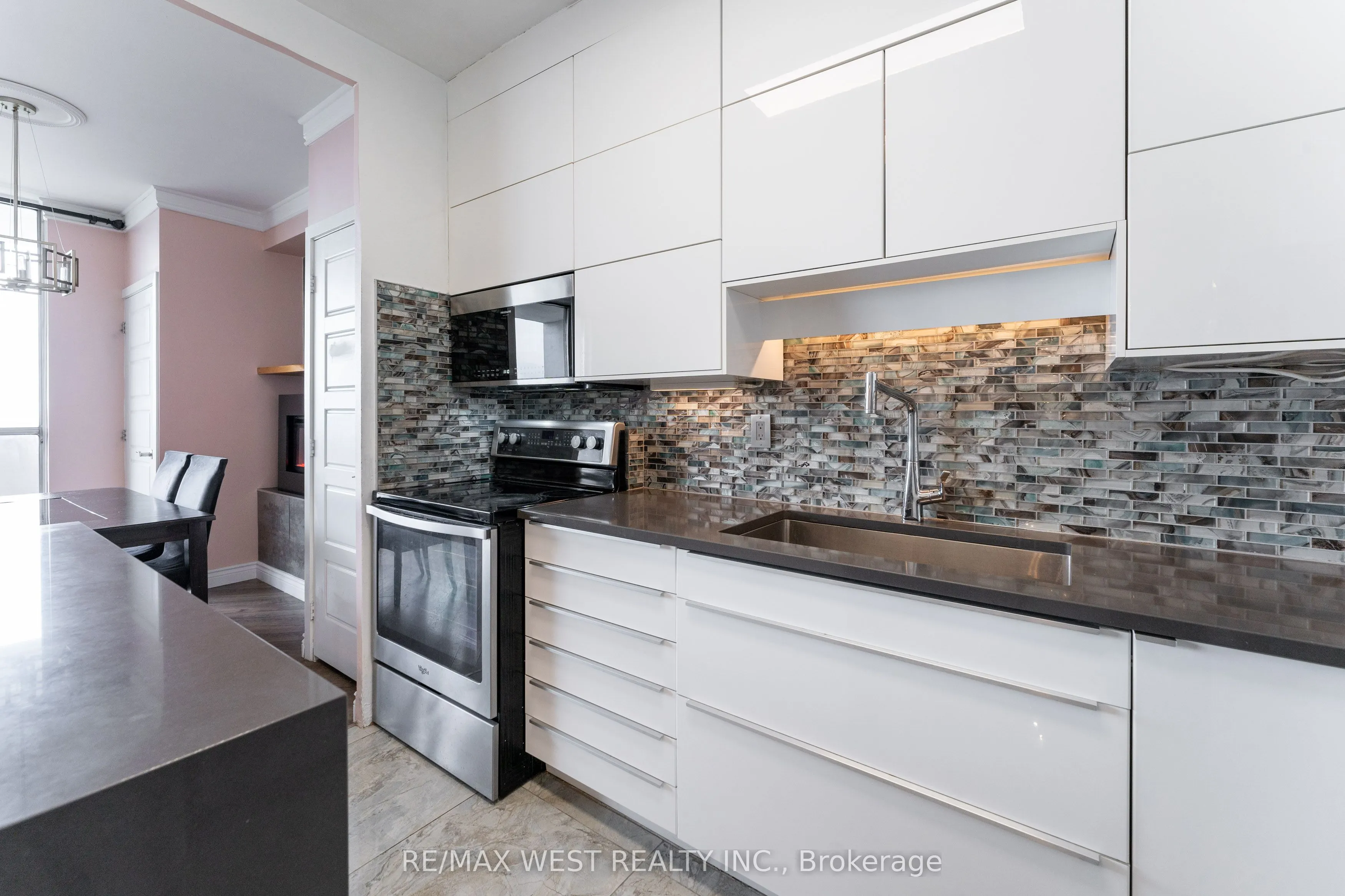 5 Massey Square, #PH5