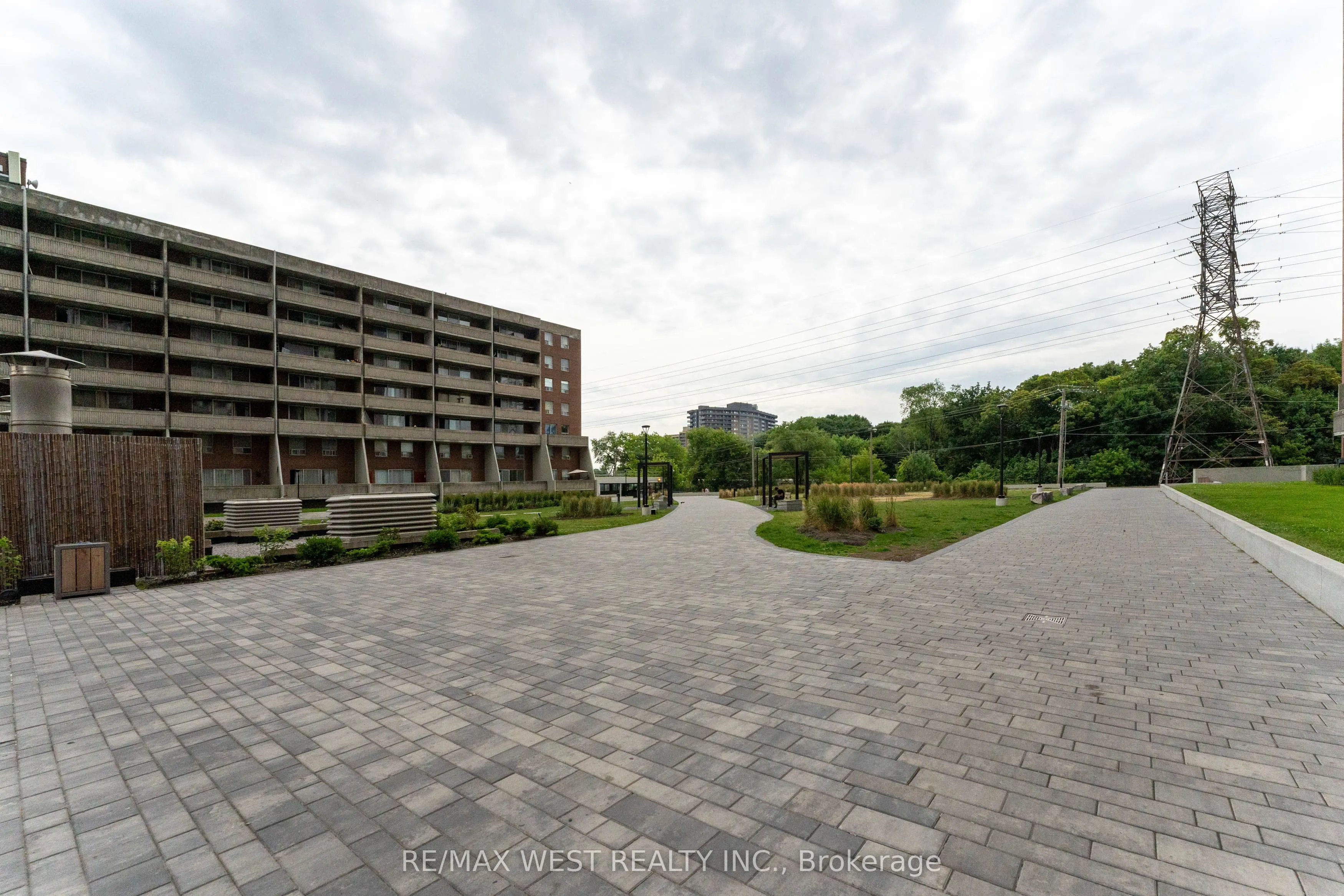 5 Massey Square, #PH5