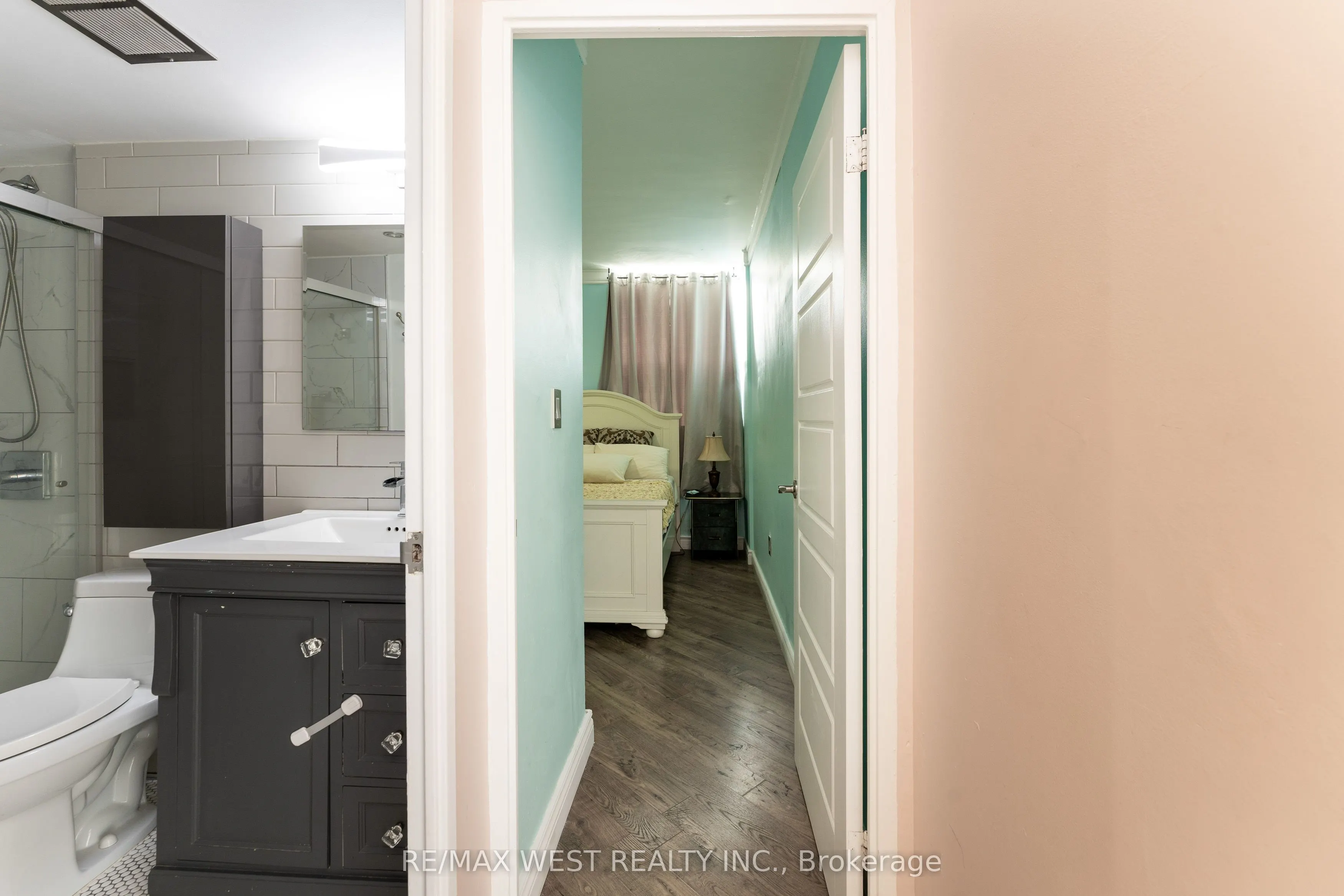 5 Massey Square, #PH5