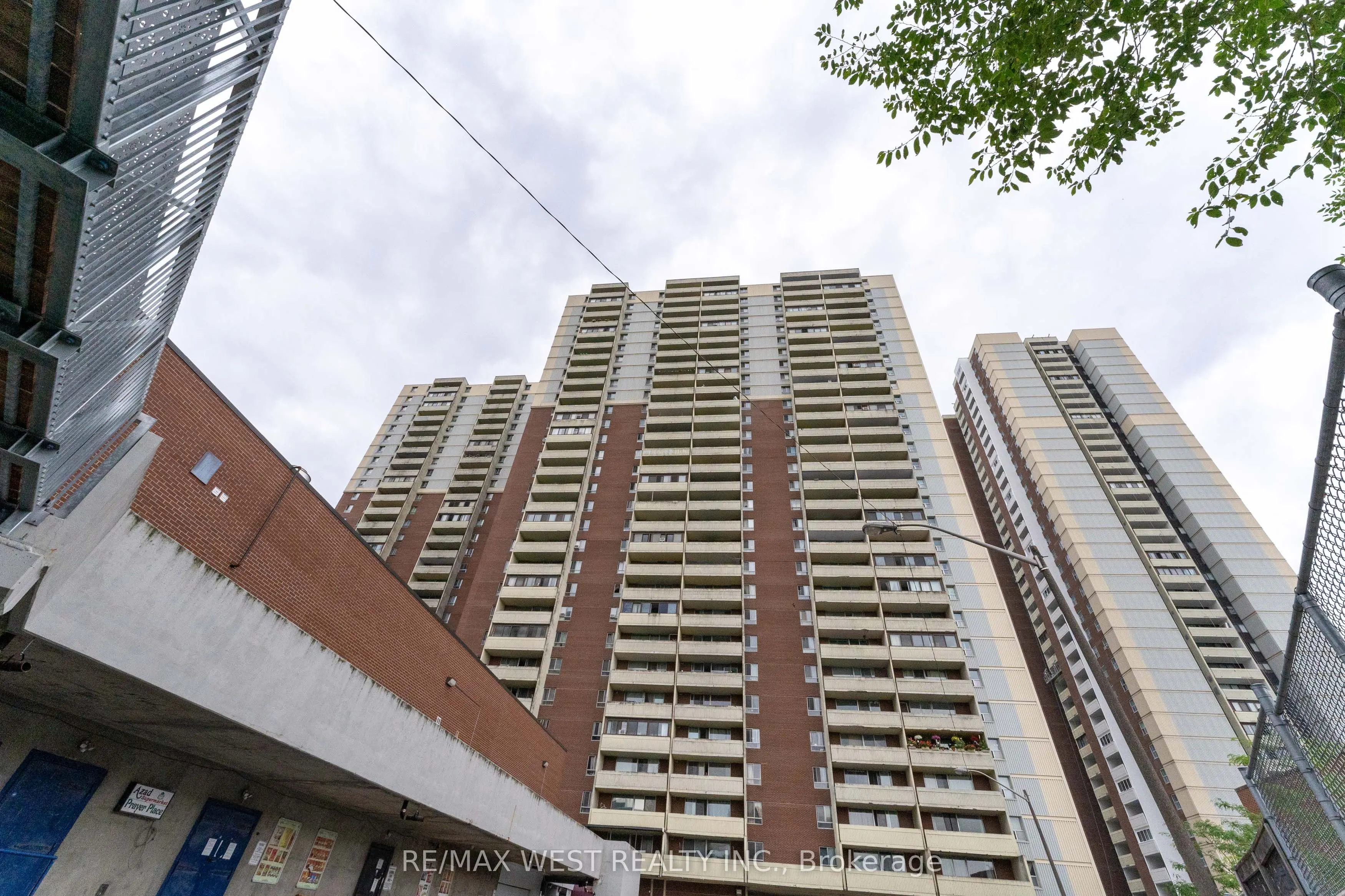 5 Massey Square, #PH5