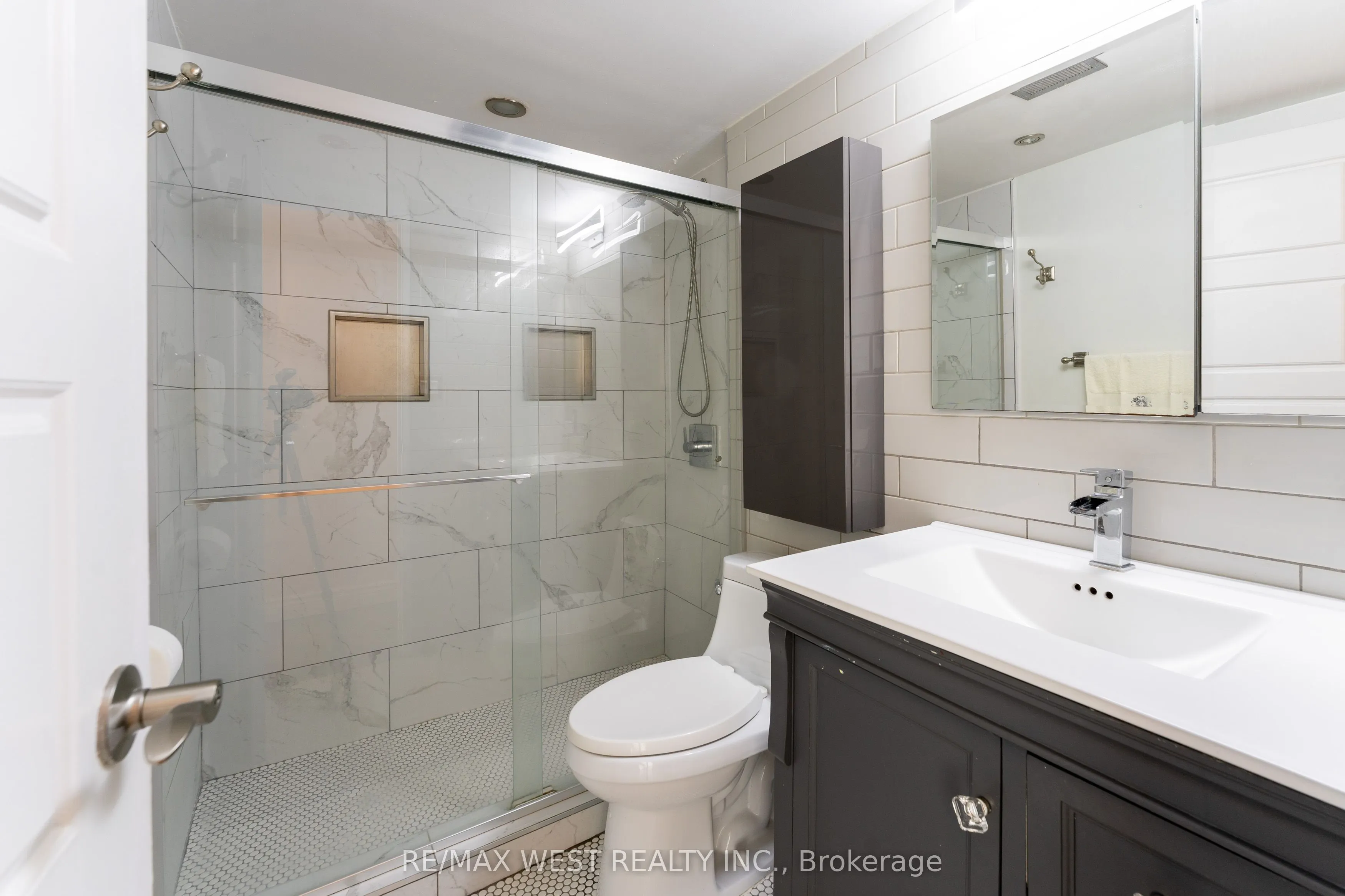 5 Massey Square, #PH5