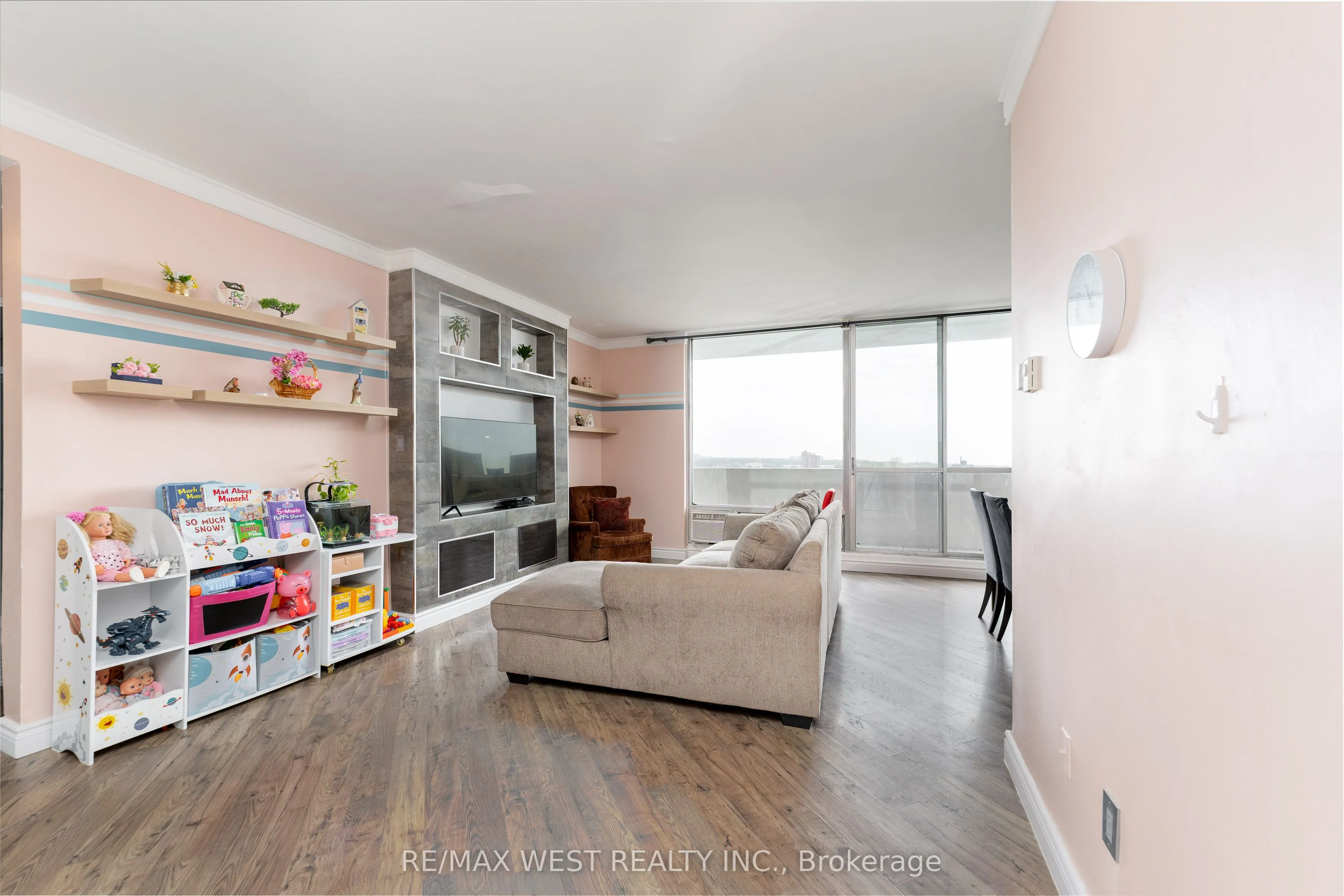 5 Massey Square, #PH5