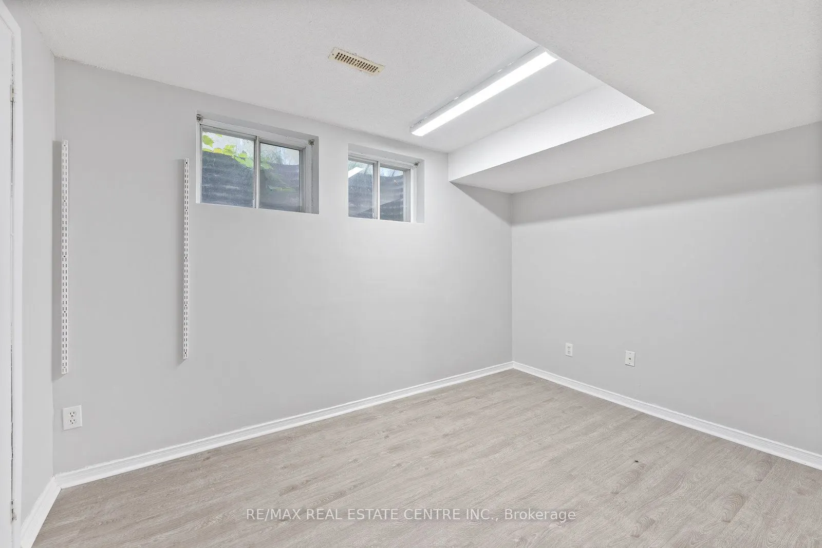 79 Fawndale Crescent, #Upper