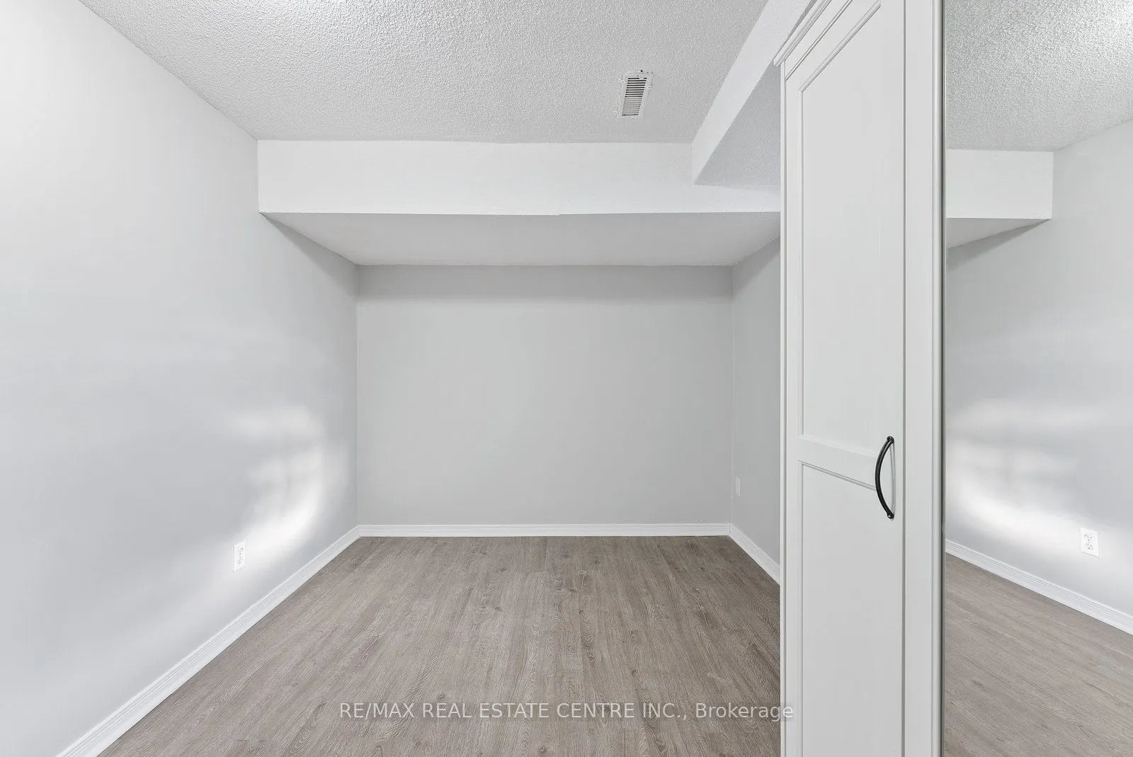 79 Fawndale Crescent, #Upper