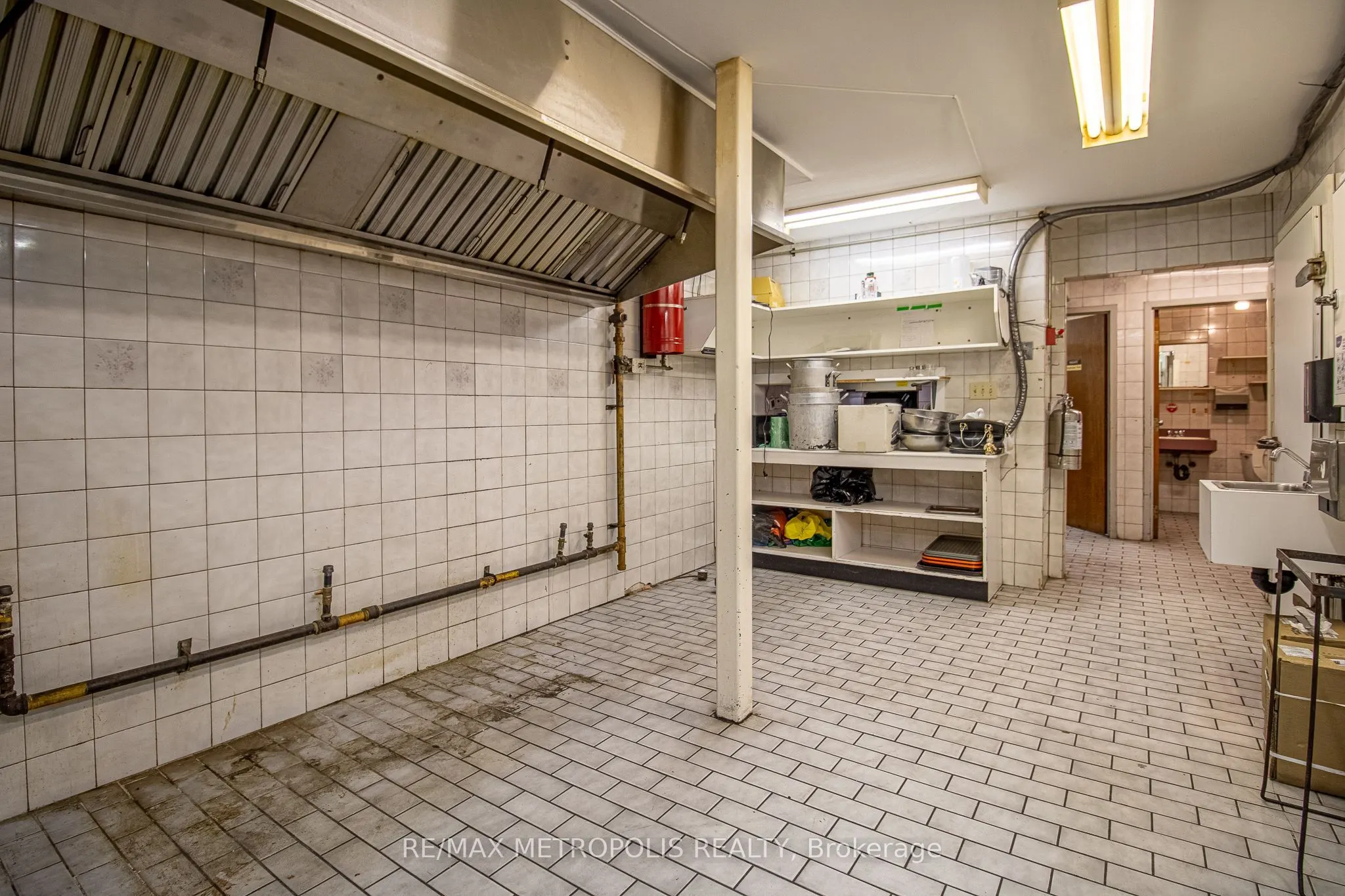 504 Simcoe Street S