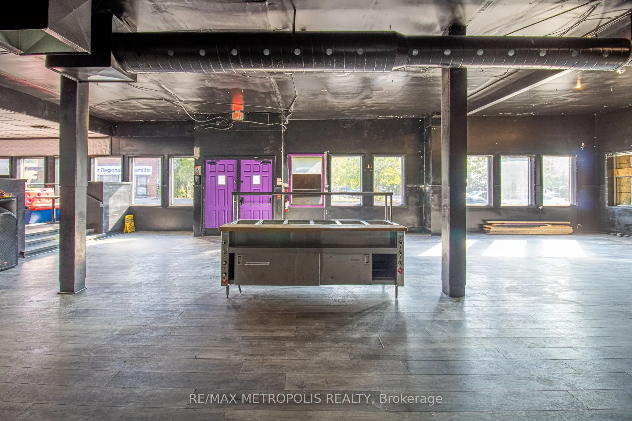 504 Simcoe Street S