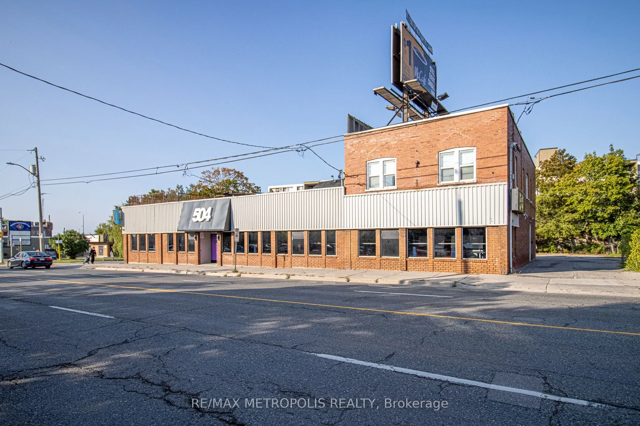 504 Simcoe Street S