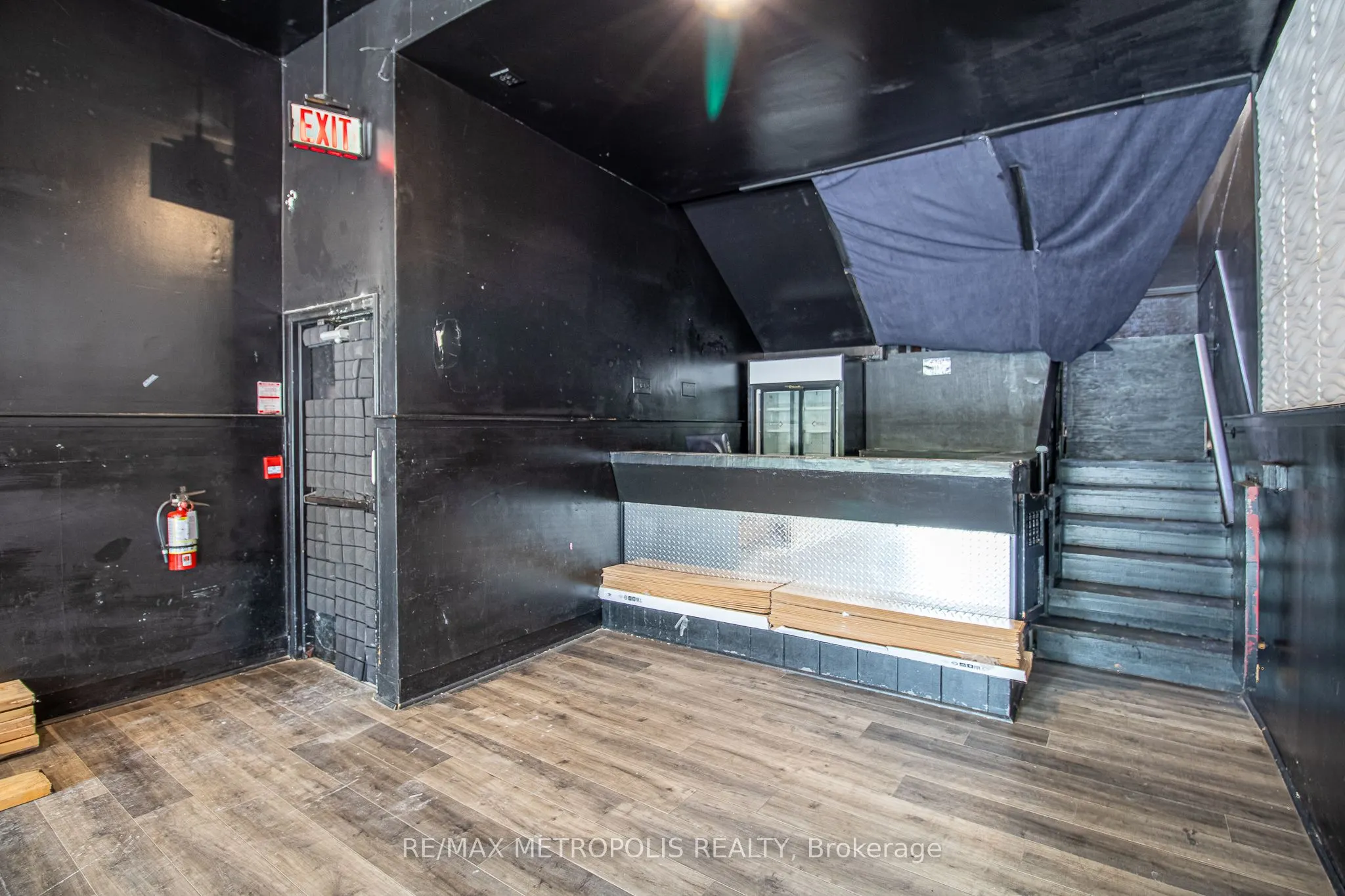 504 Simcoe Street S
