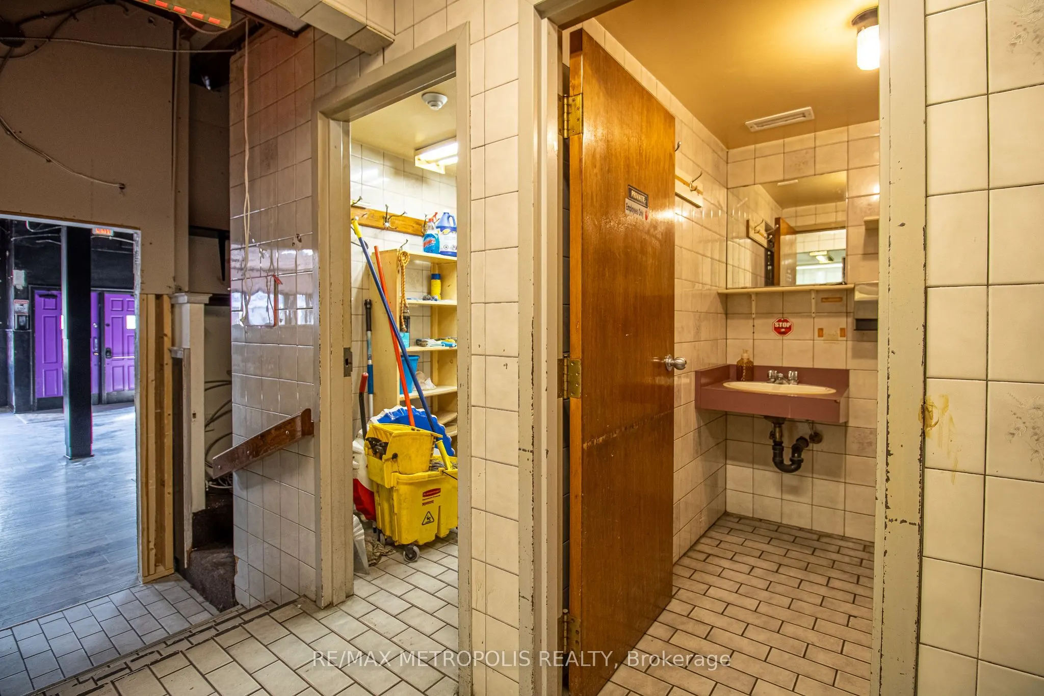 504 Simcoe Street S