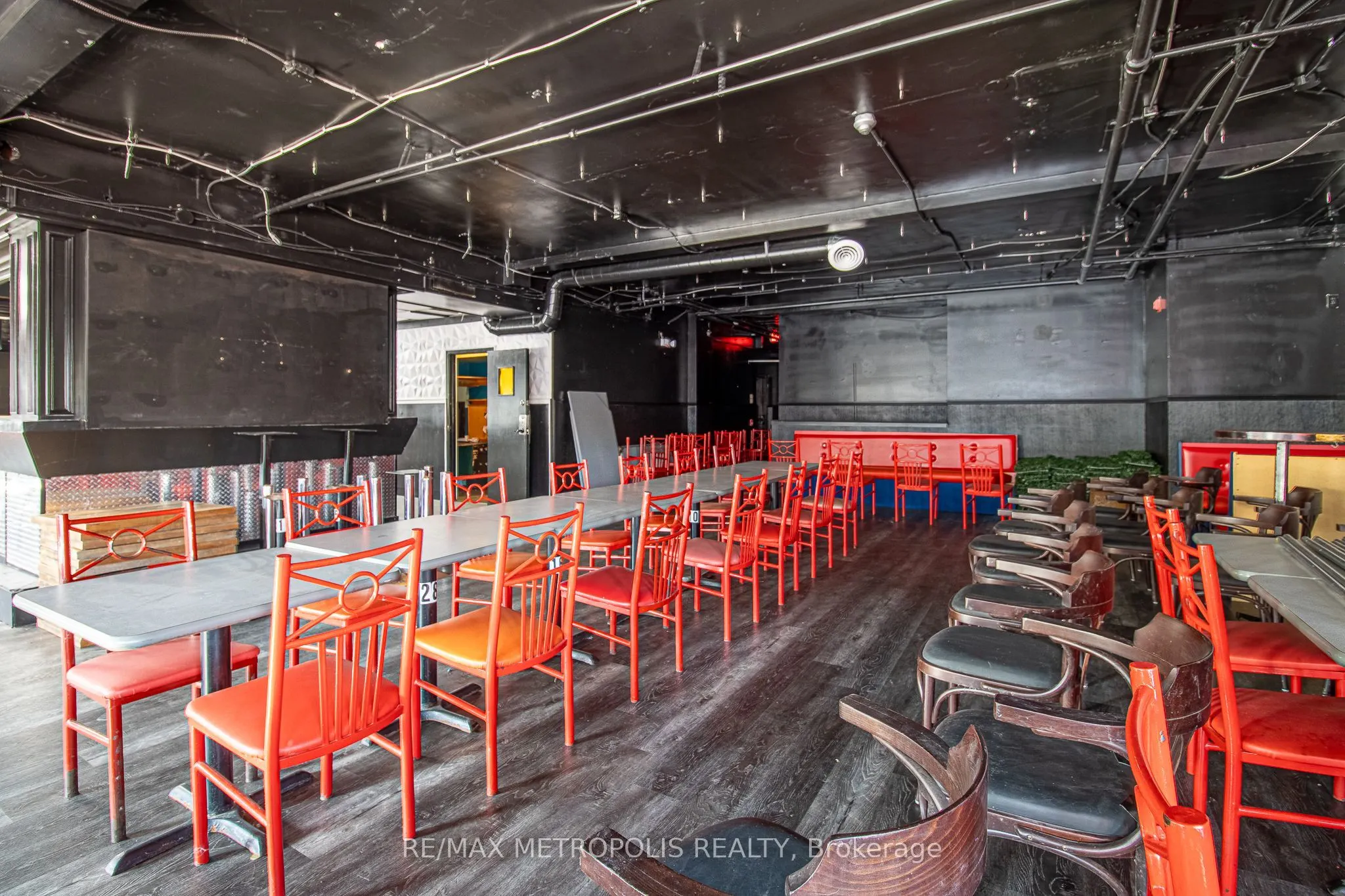 504 Simcoe Street S