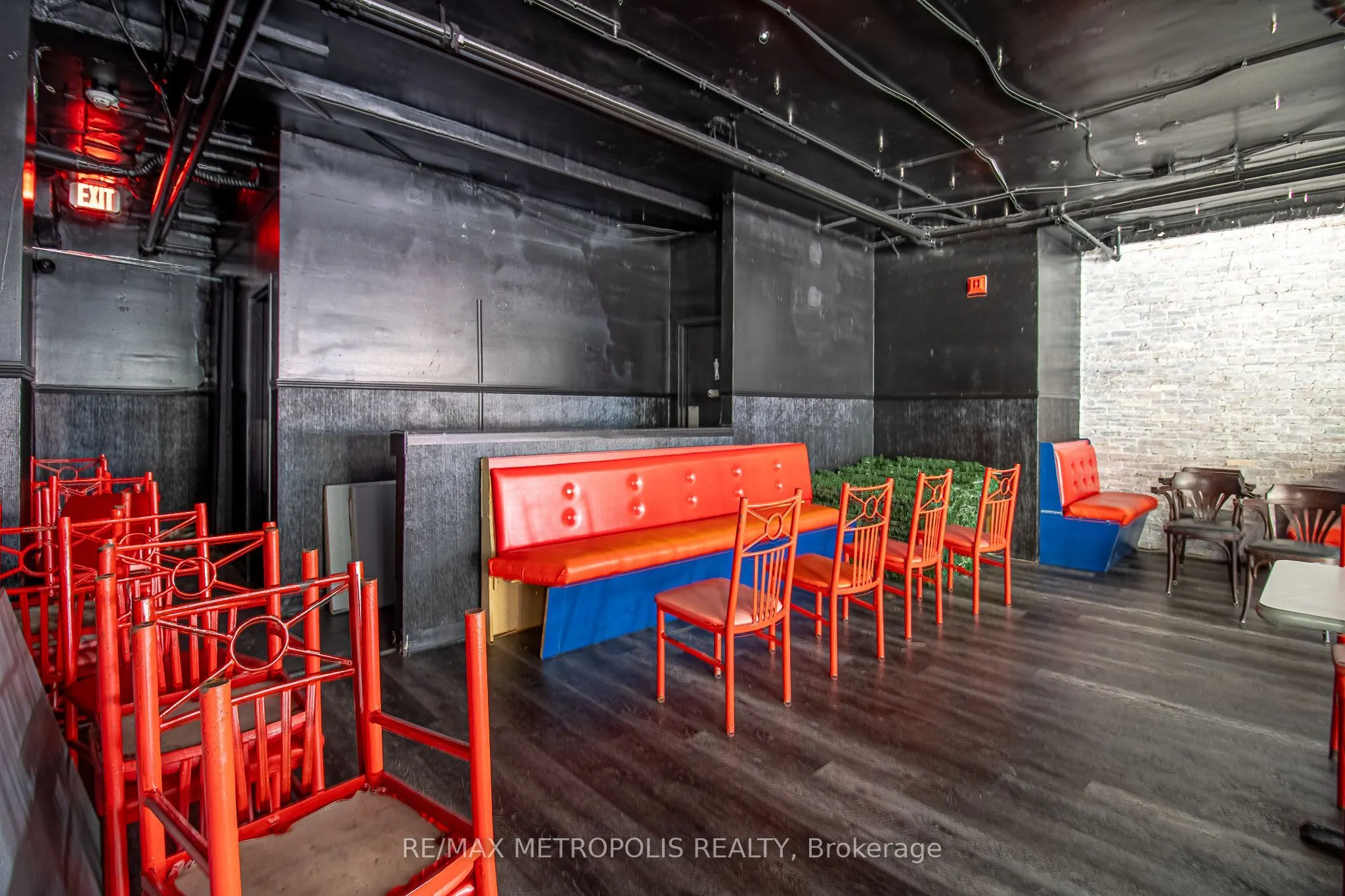 504 Simcoe Street S