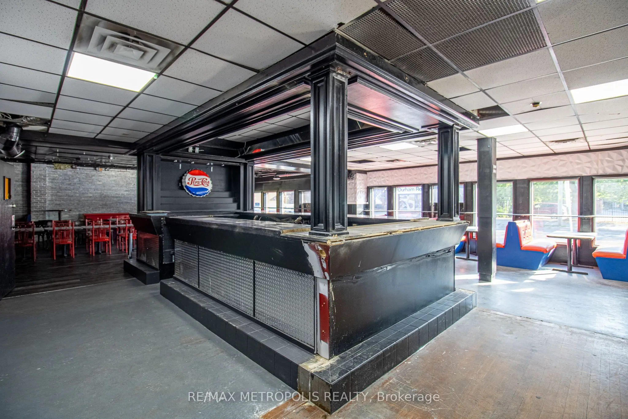 504 Simcoe Street S