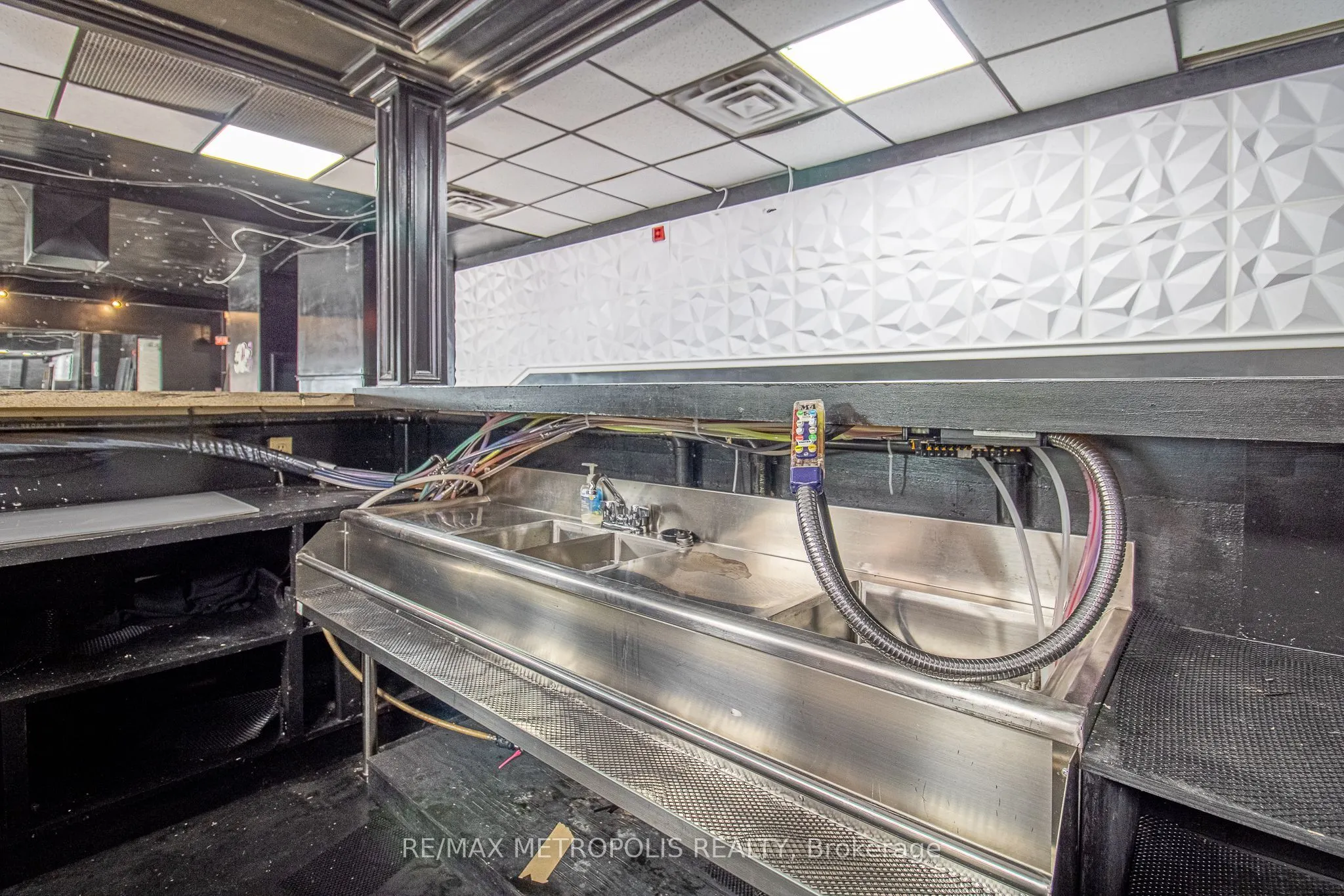 504 Simcoe Street S
