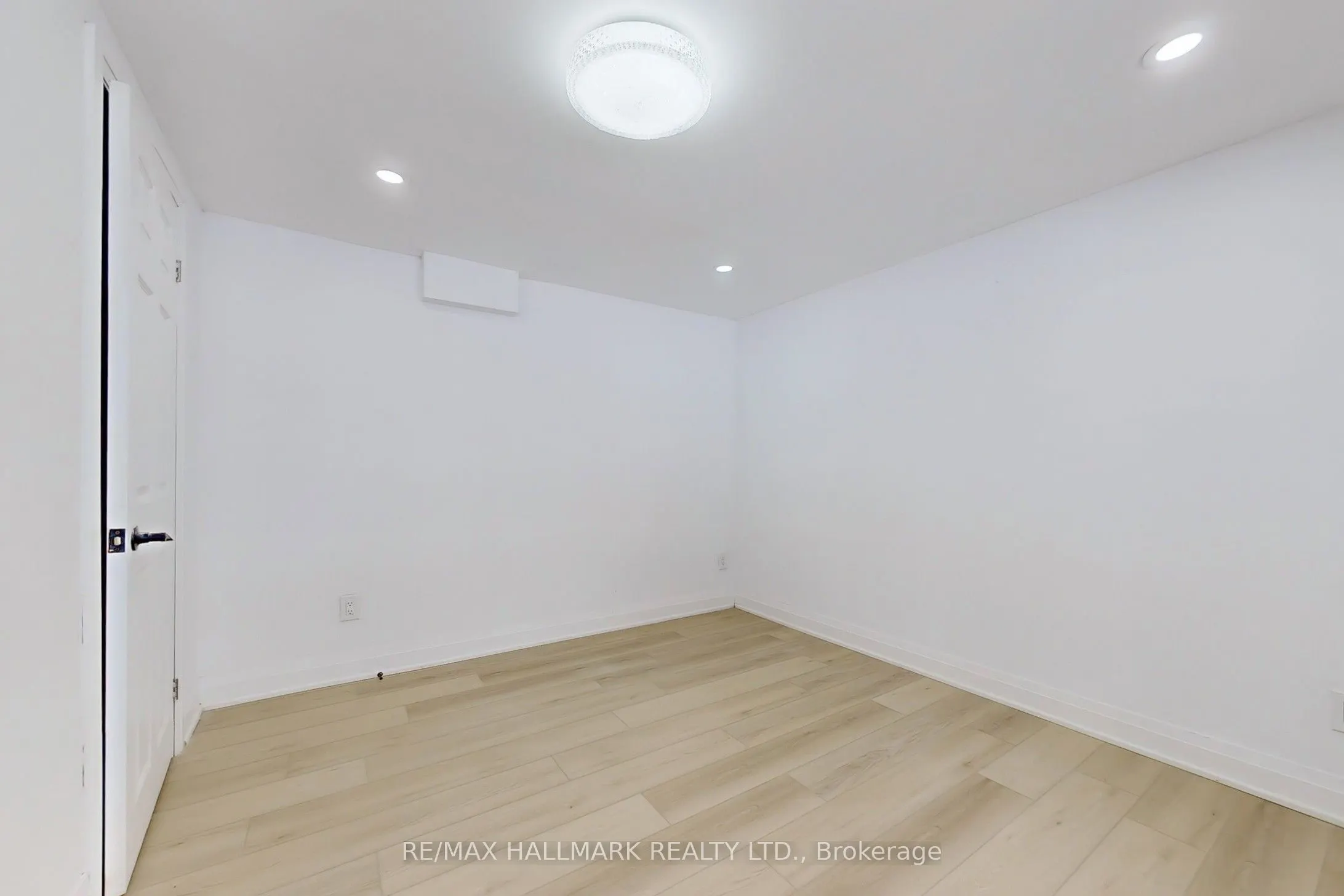 696 jasmine Crescent, #Basement