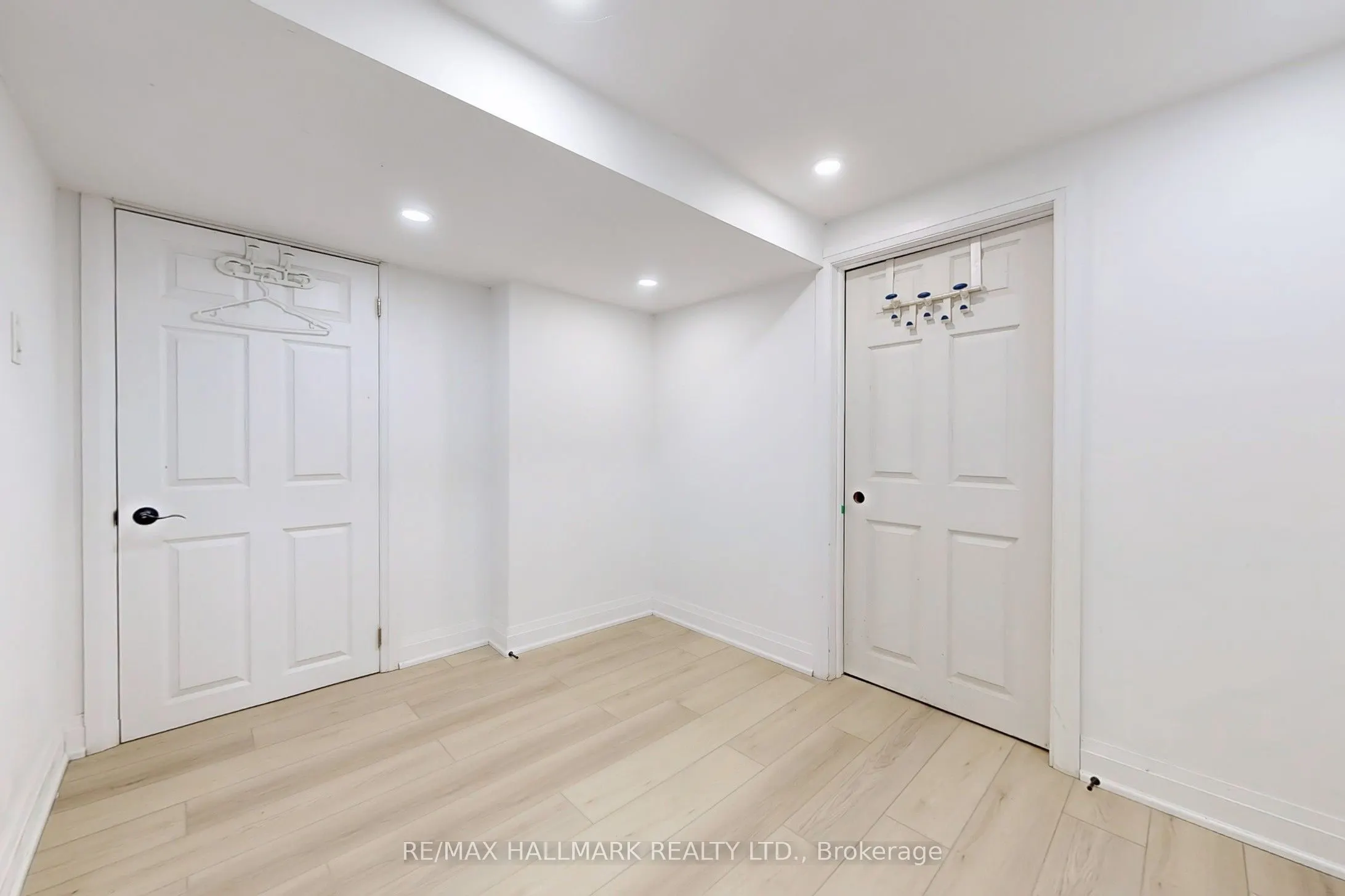 696 jasmine Crescent, #Basement