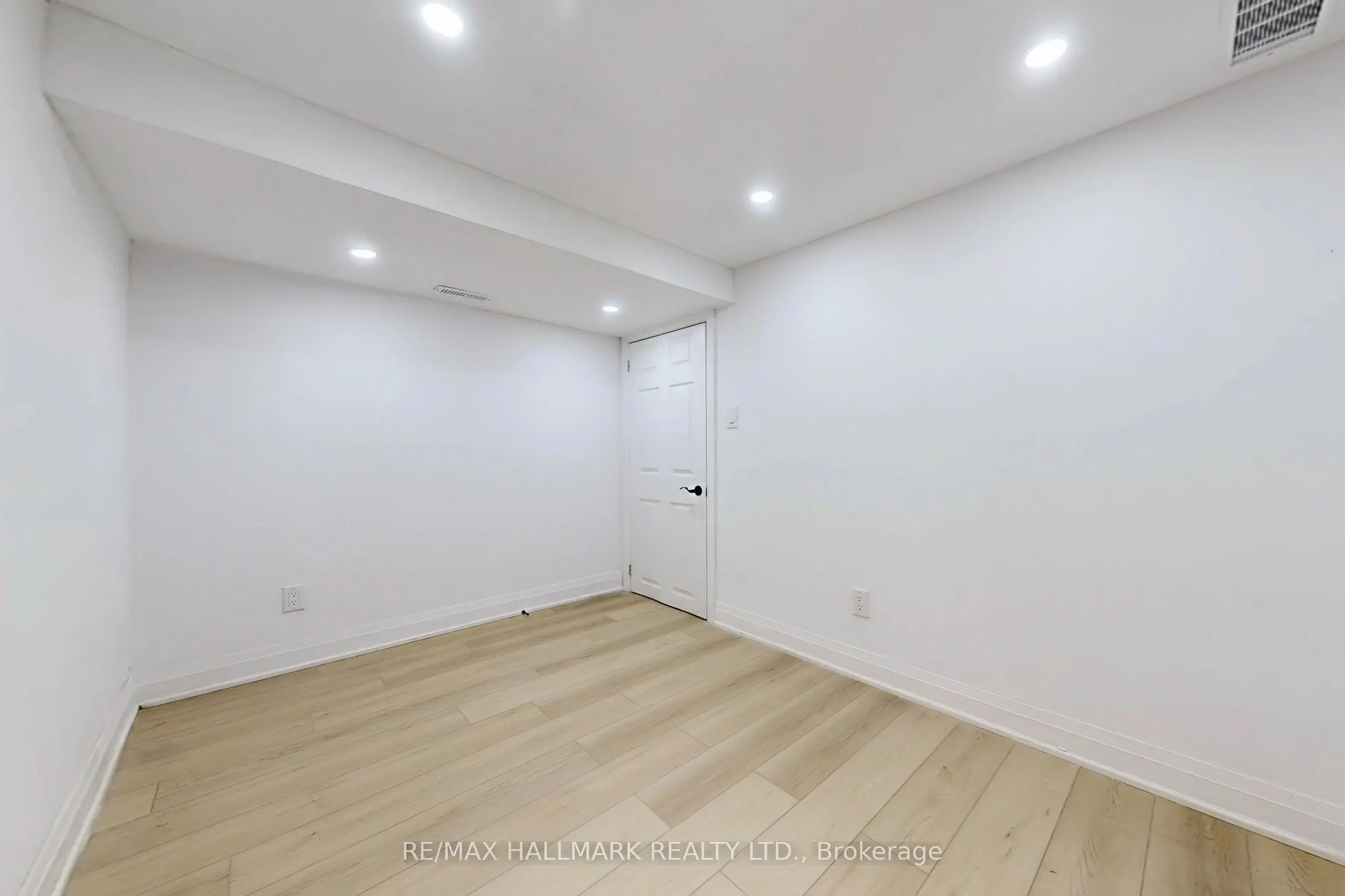 696 jasmine Crescent, #Basement