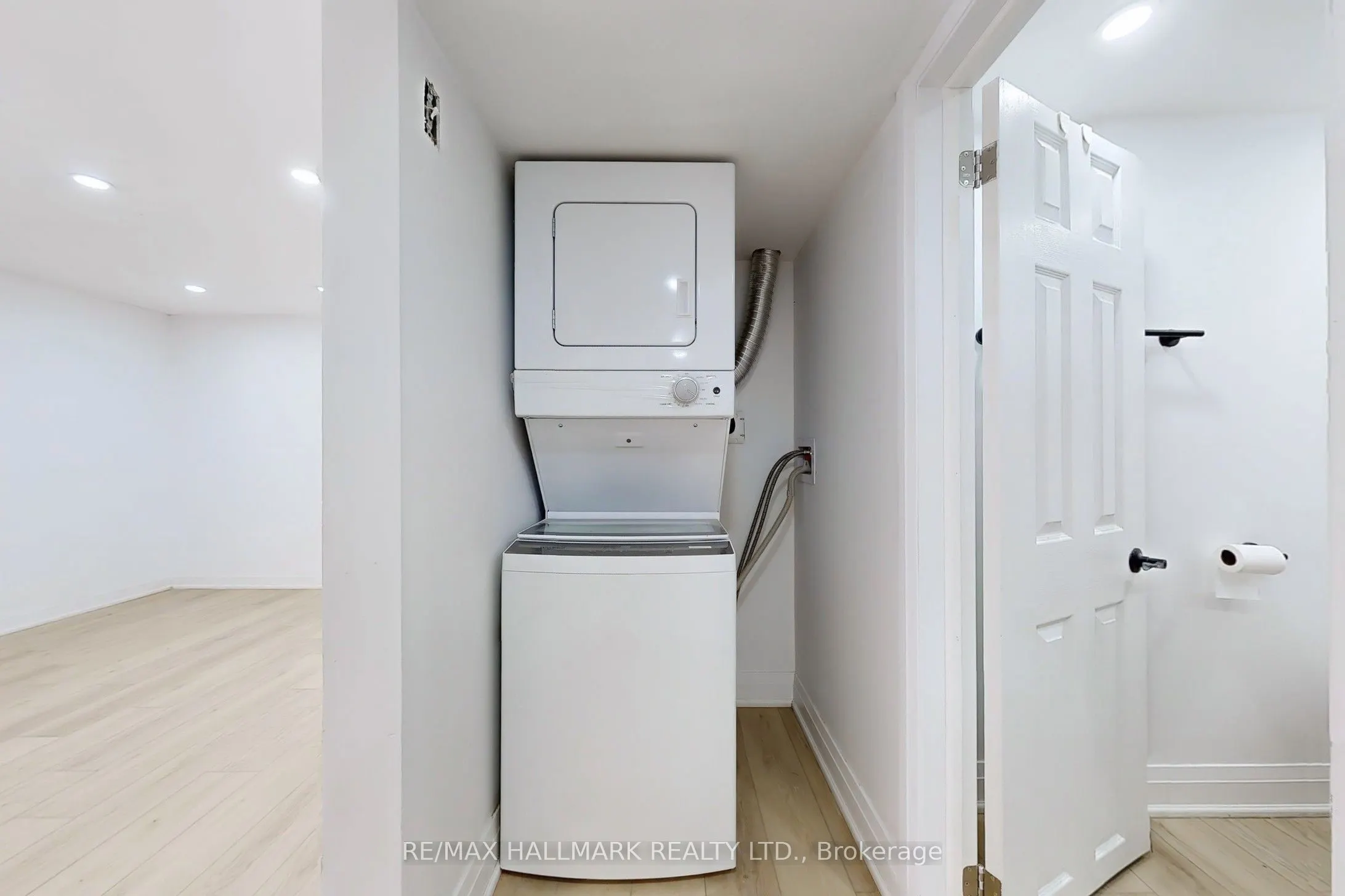 696 jasmine Crescent, #Basement