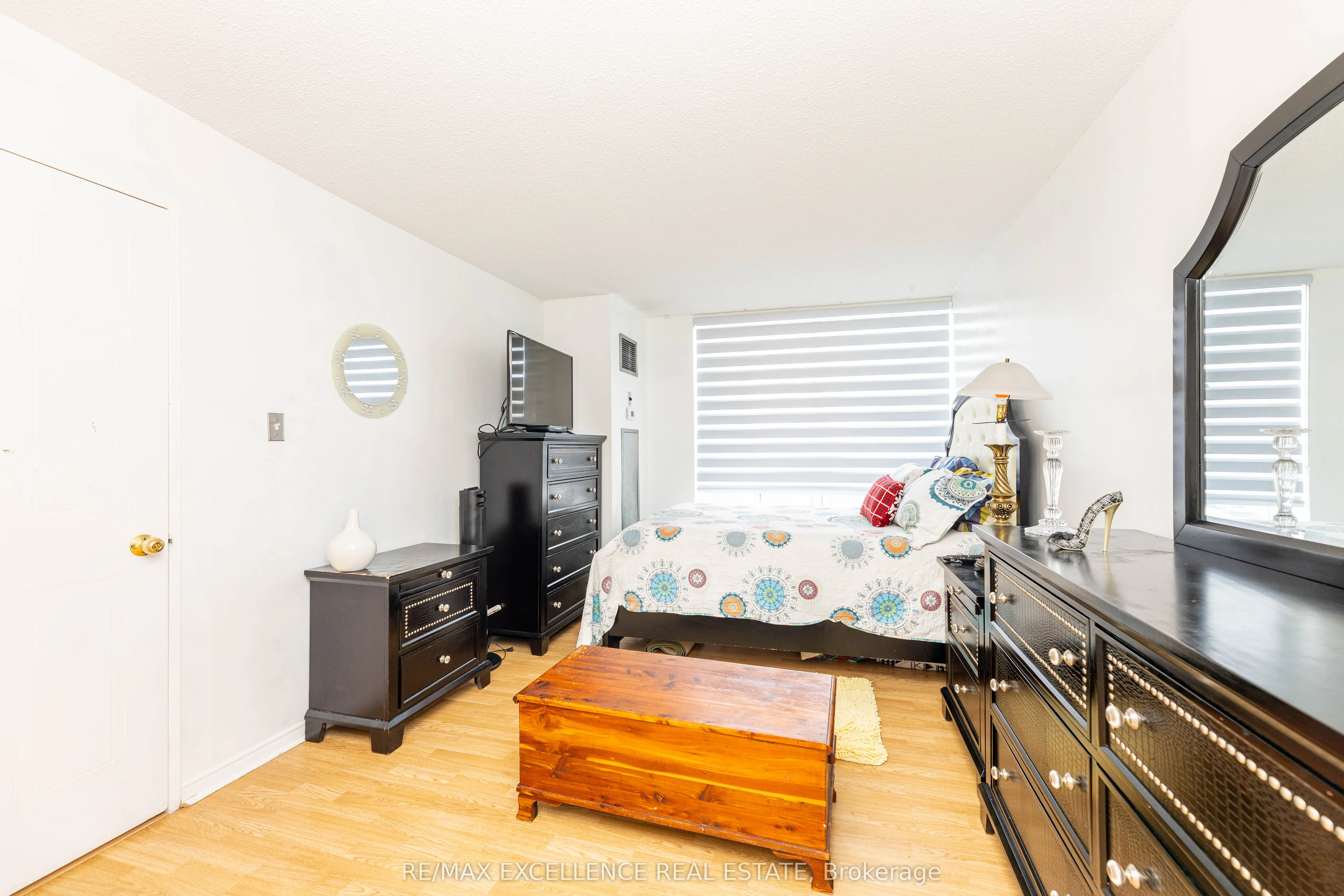 410 Mclevin Avenue, #804