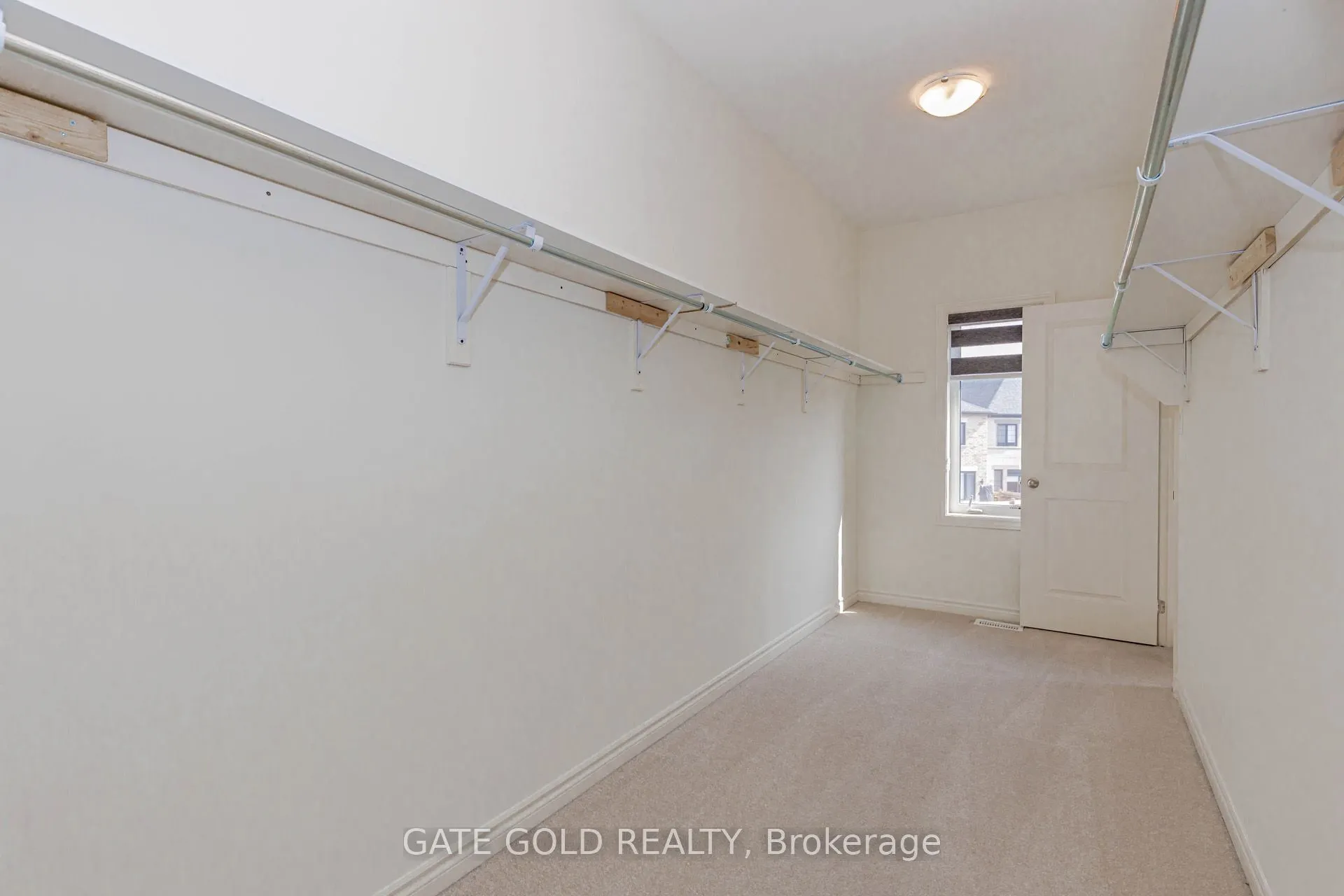 9 Vickery Street E