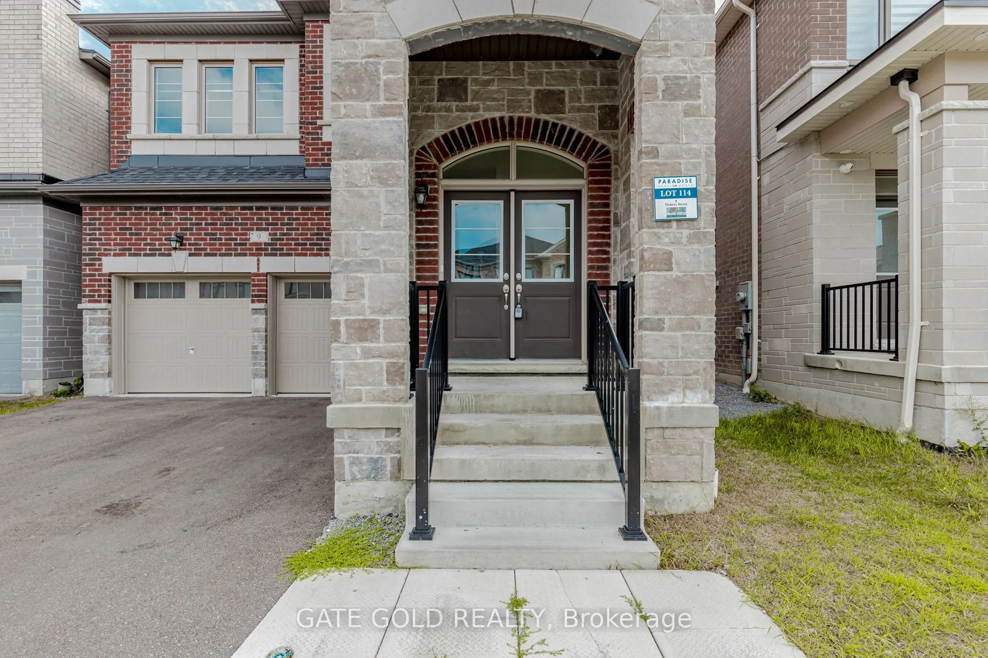 9 Vickery Street E