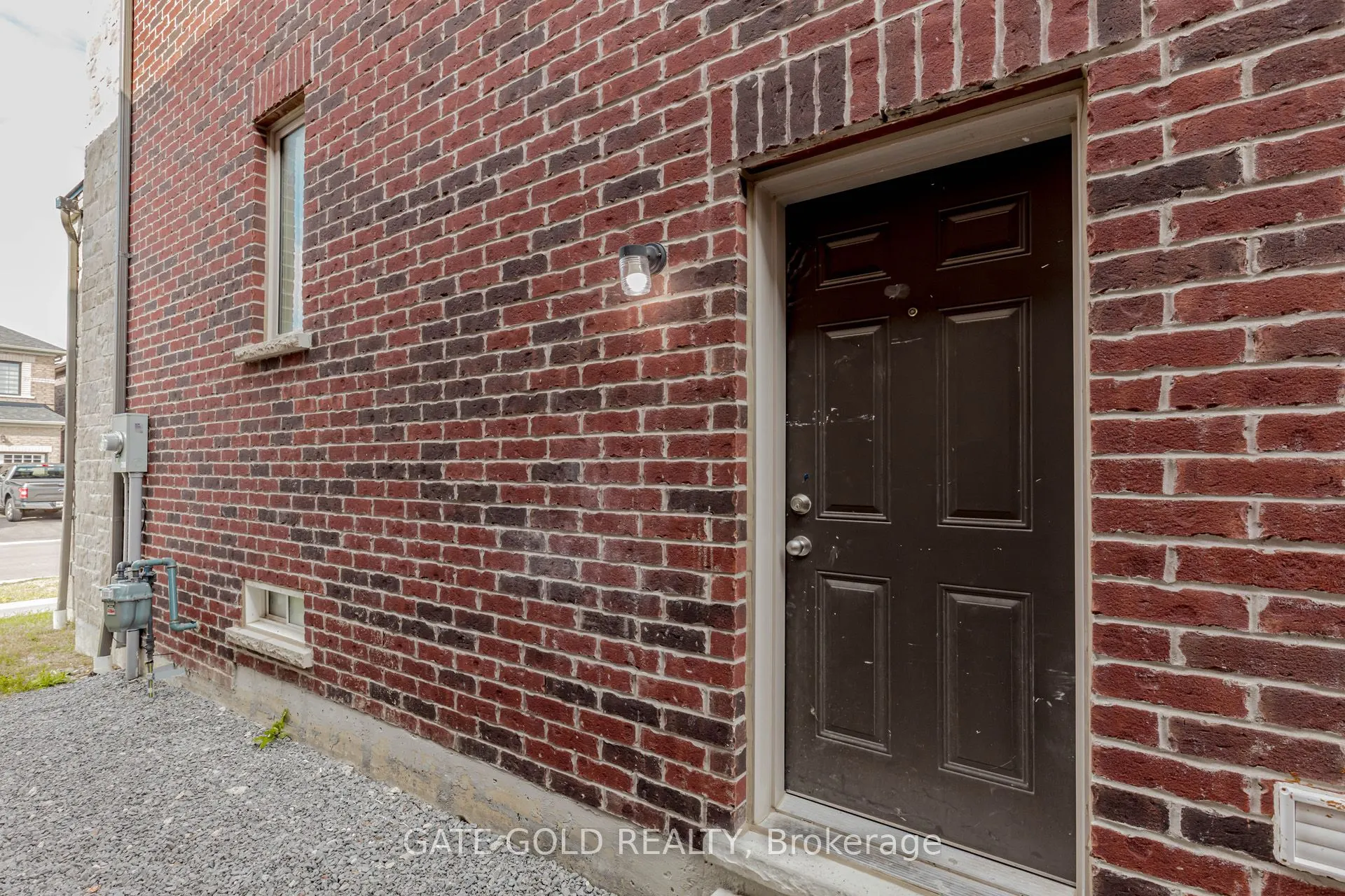 9 Vickery Street E