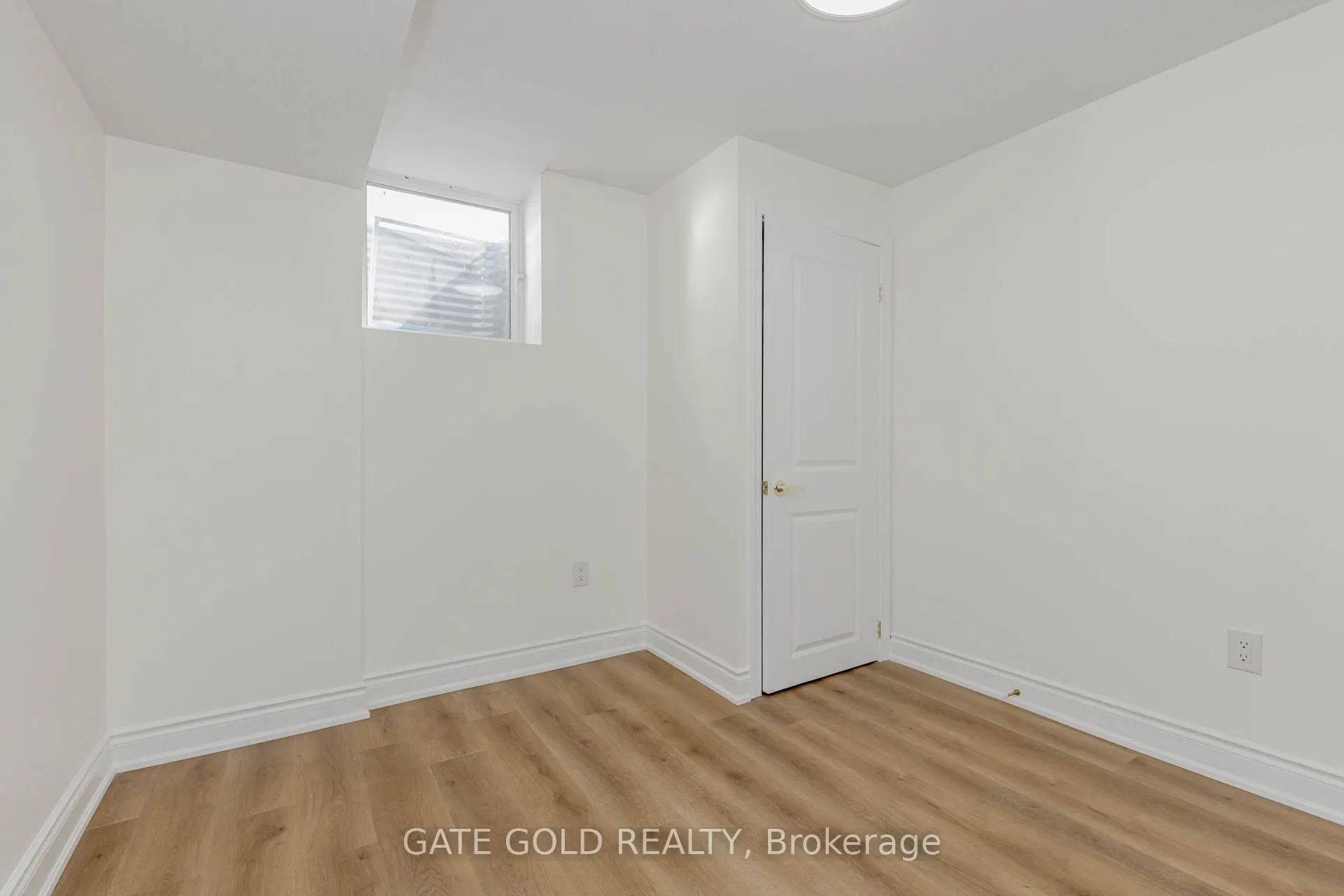 9 Vickery Street E