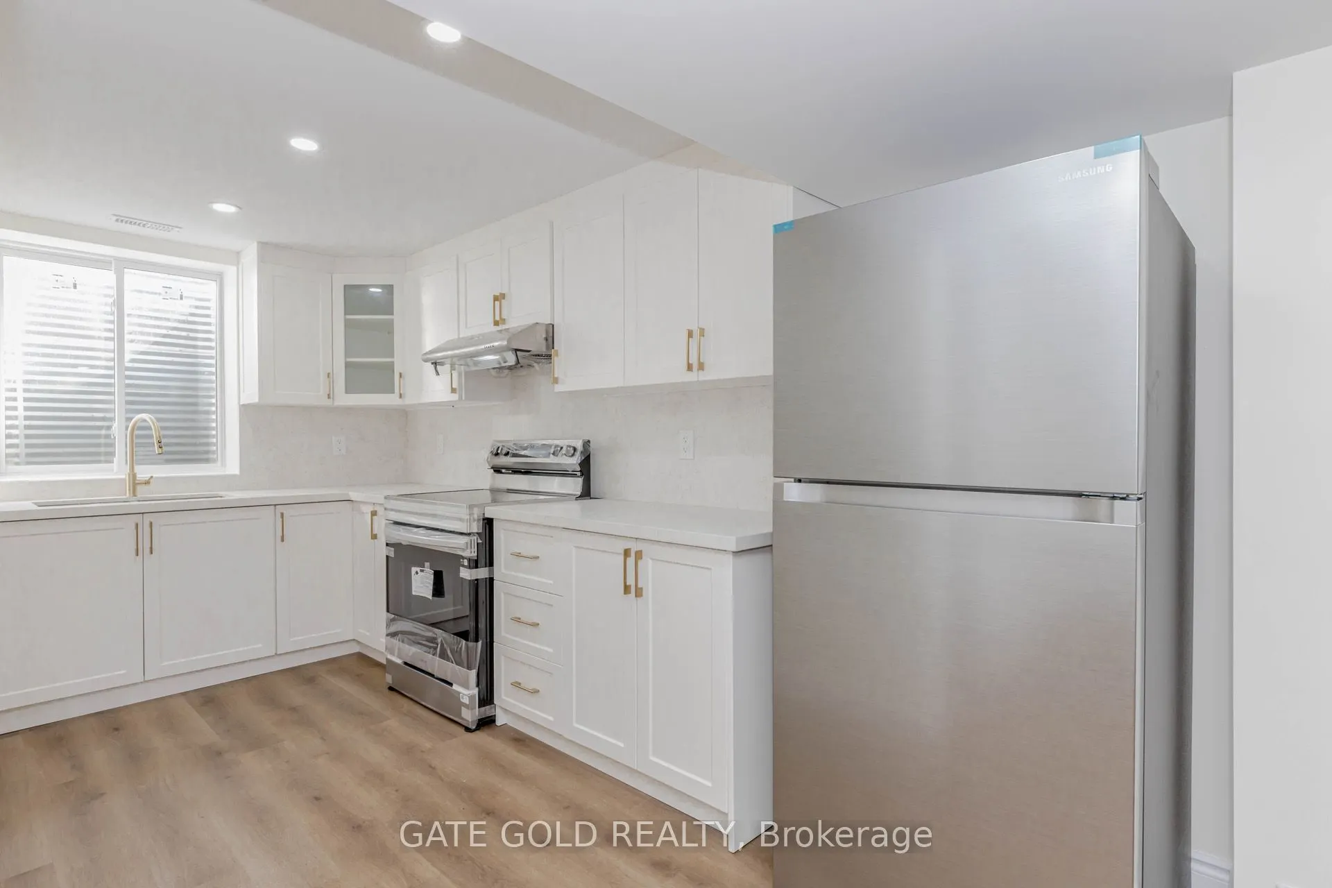 9 Vickery Street E