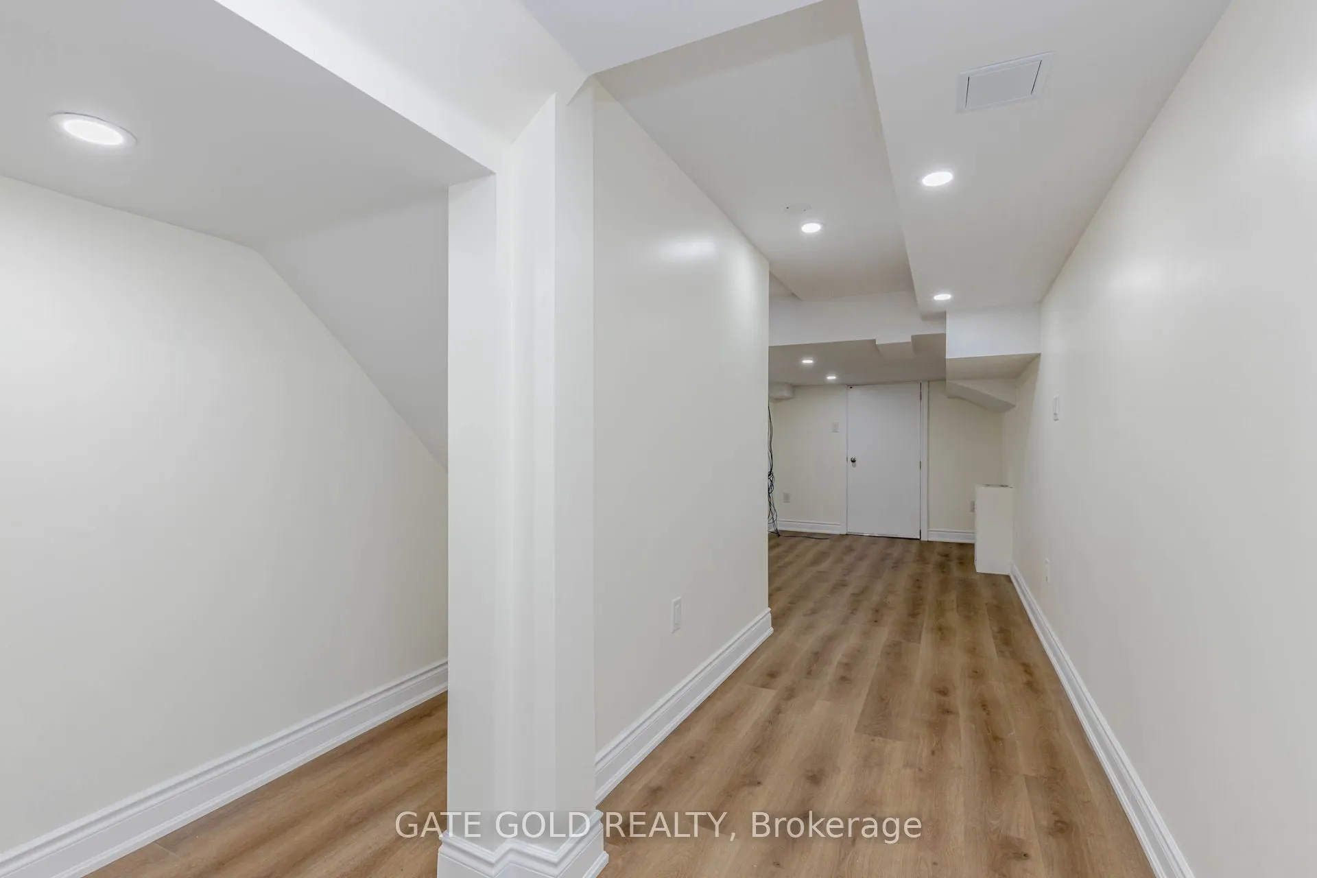 9 Vickery Street E