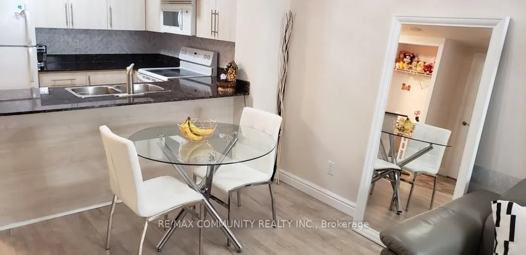 8 Rosebank Drive, #4