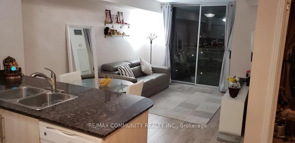 8 Rosebank Drive, #4