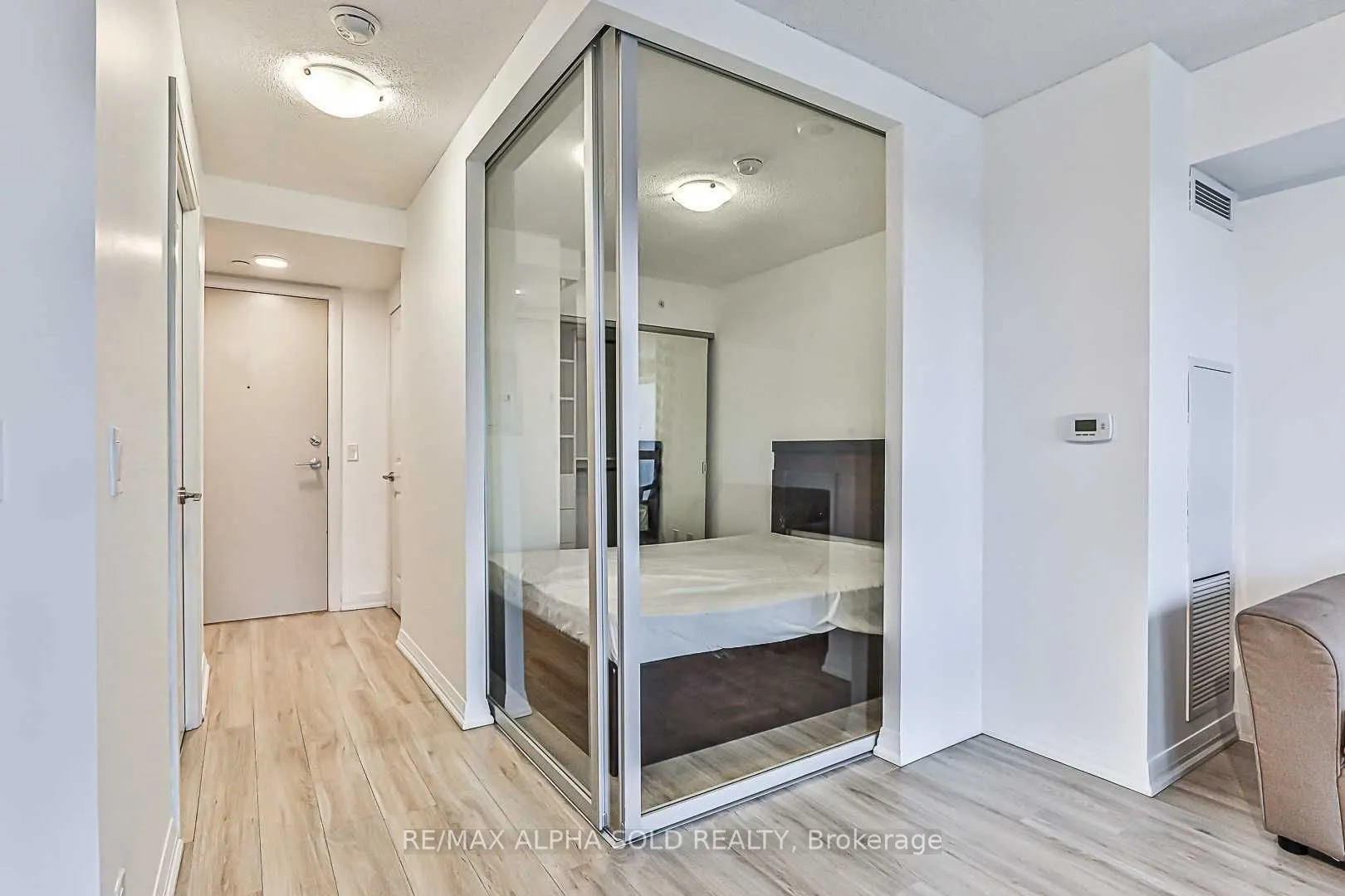 30 Meadowglen Place, #604