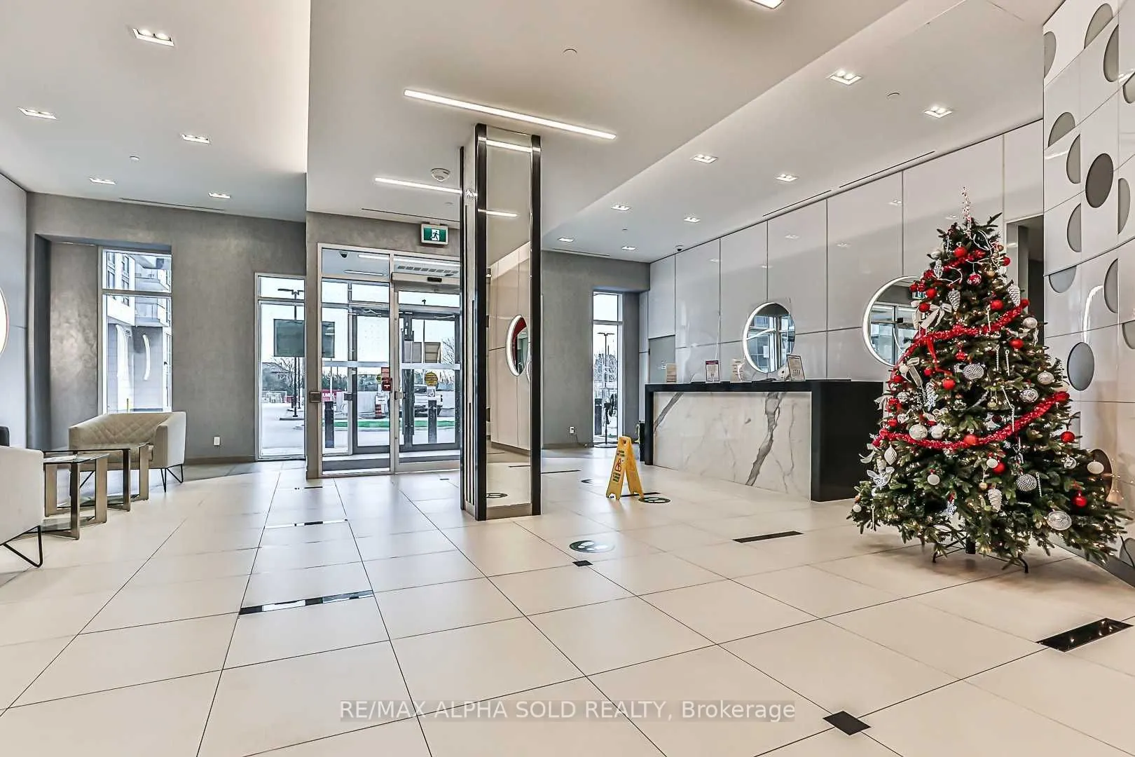30 Meadowglen Place, #604