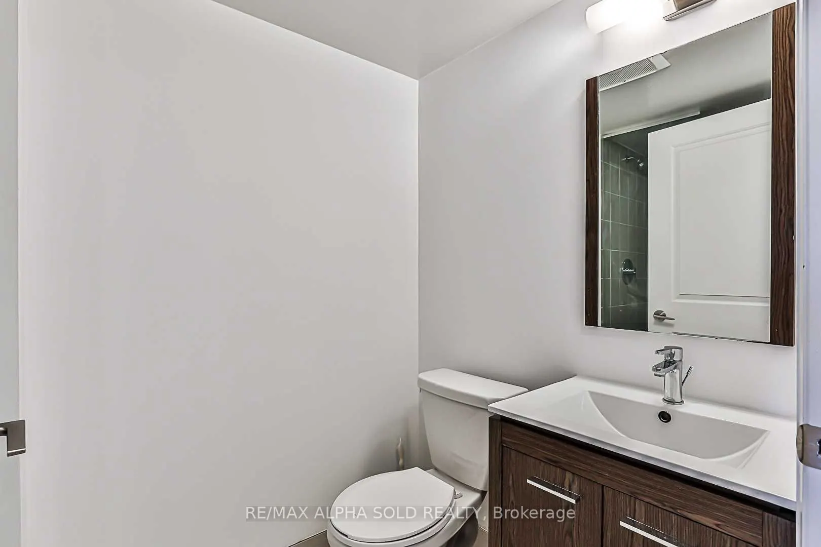 30 Meadowglen Place, #604