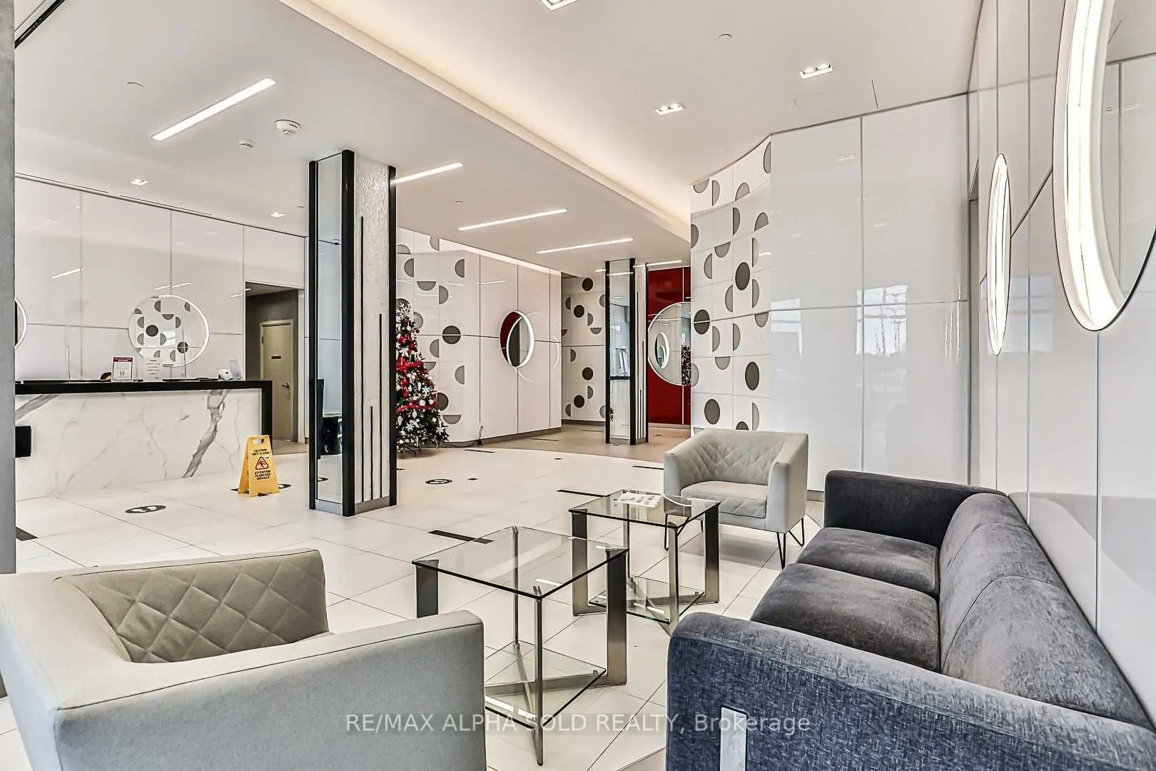 30 Meadowglen Place, #604