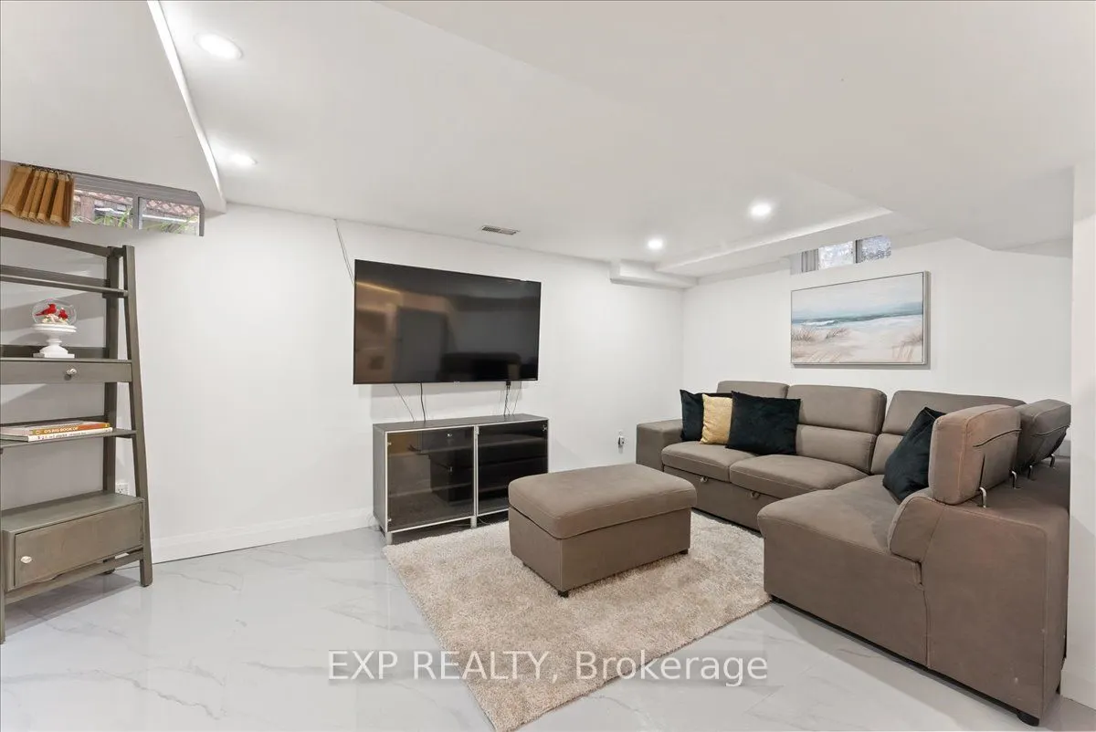 1391 Ferncliff Circle