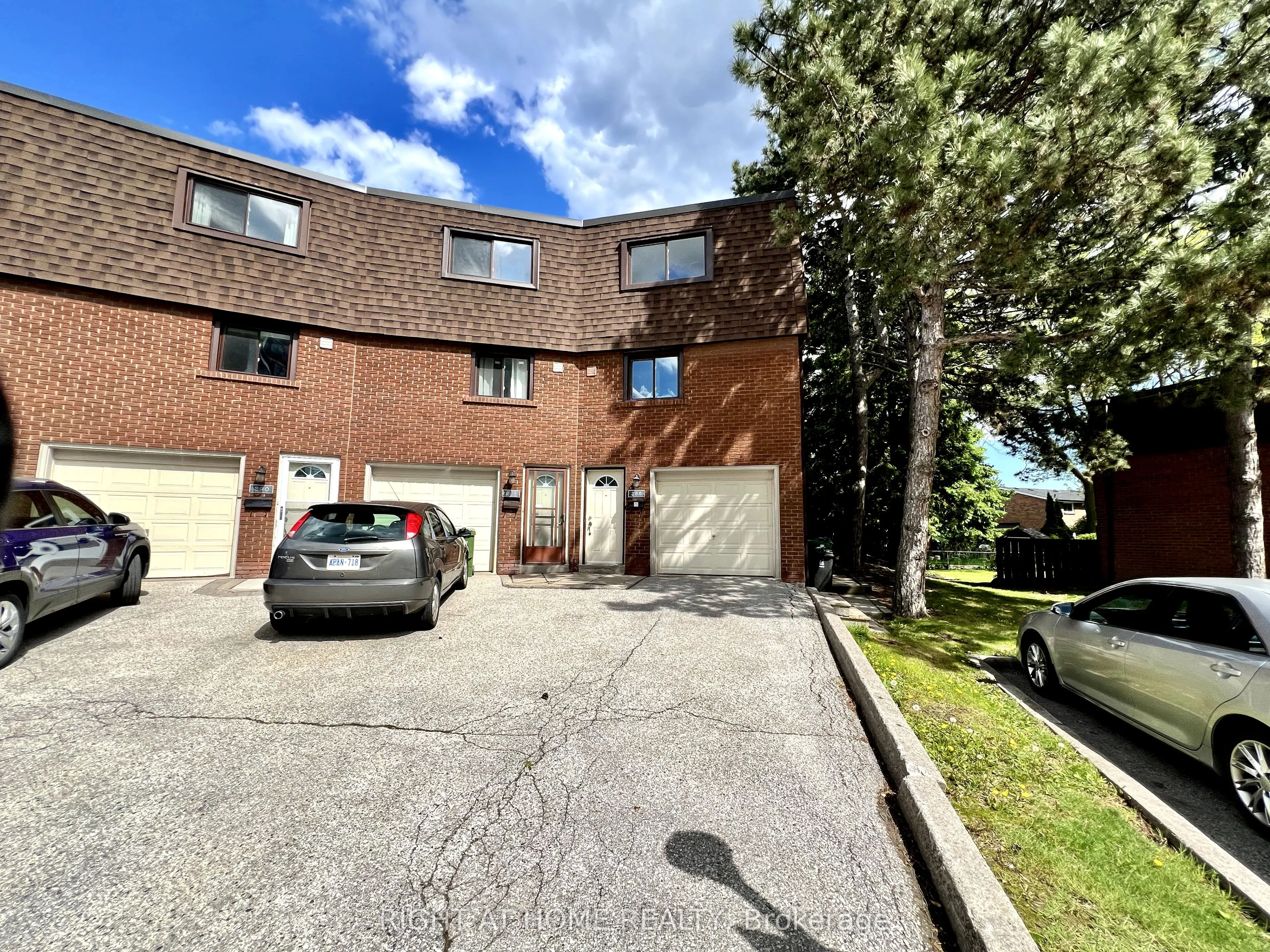 286 Sprucewood Court, #43