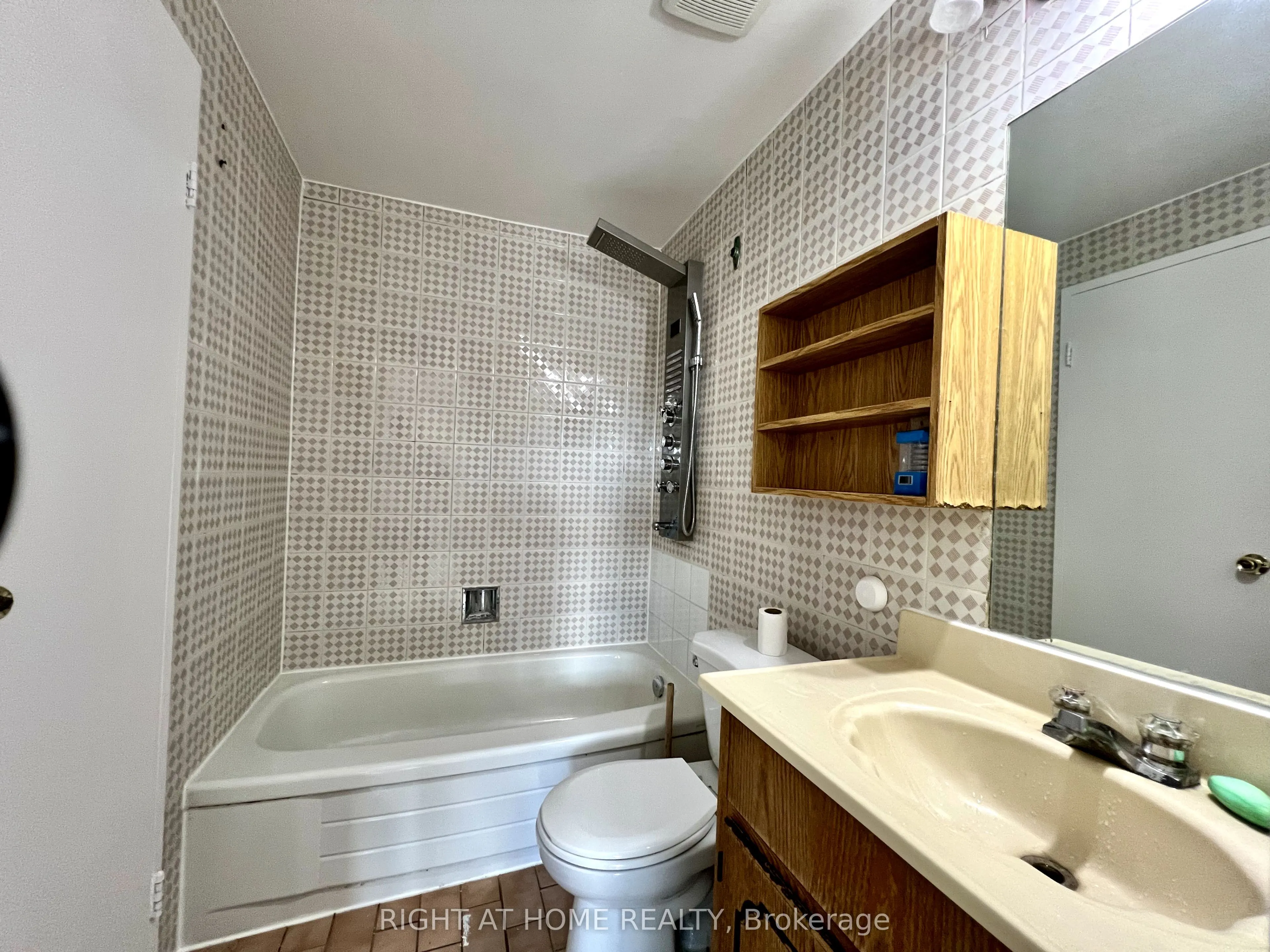 286 Sprucewood Court, #43
