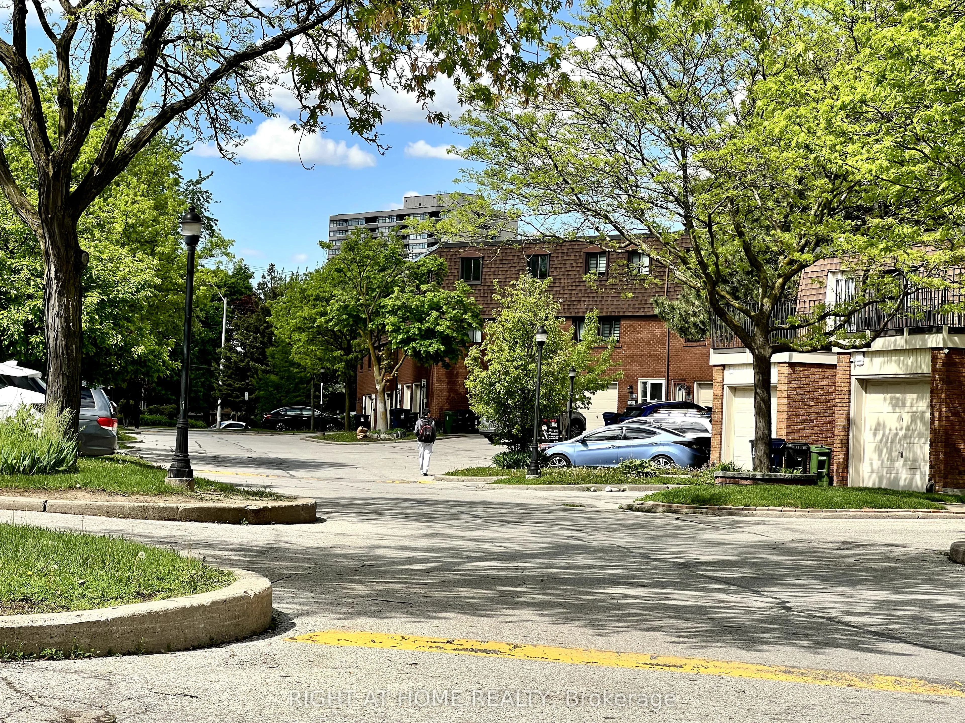 286 Sprucewood Court, #43