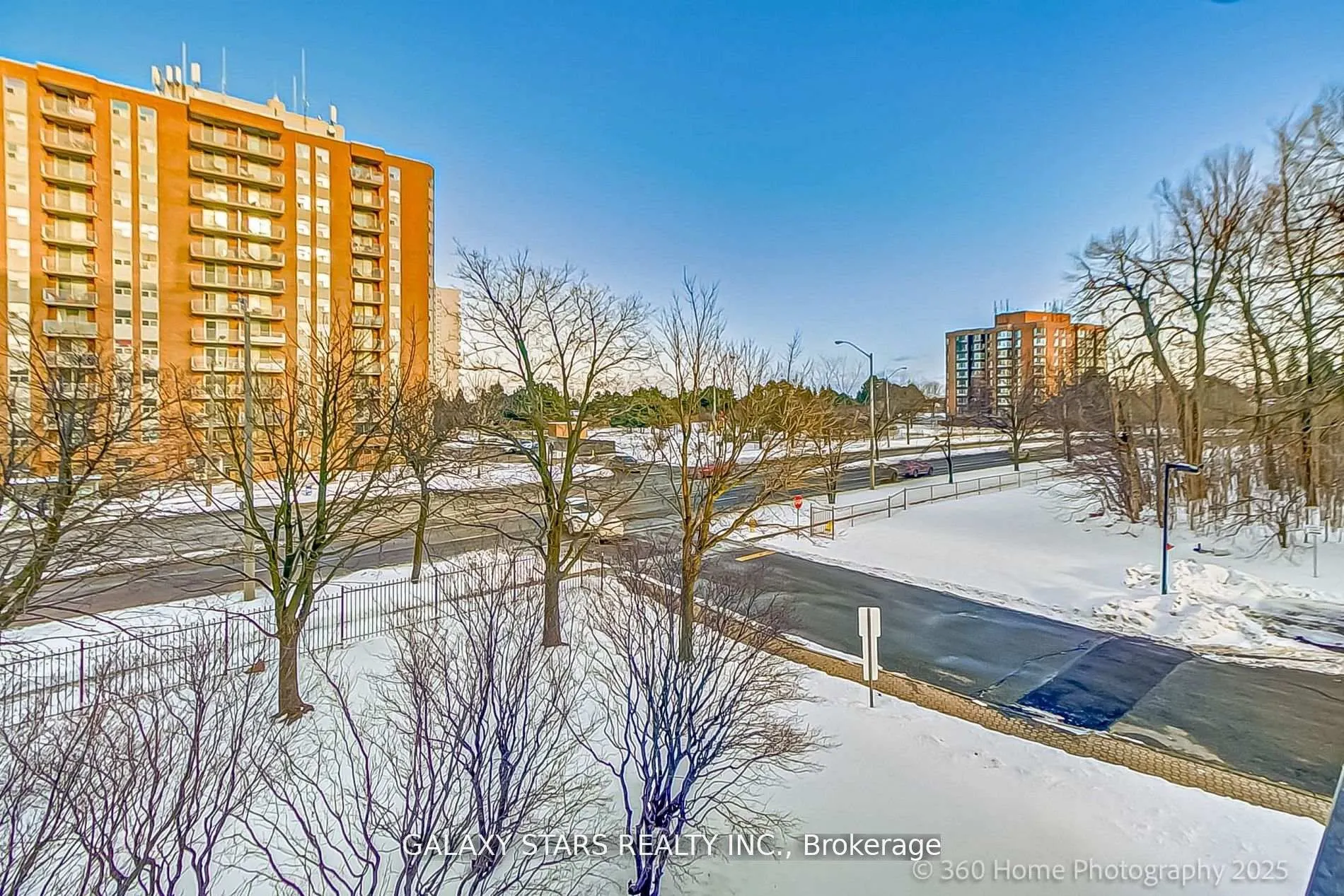 10 Tapscott Road, #304