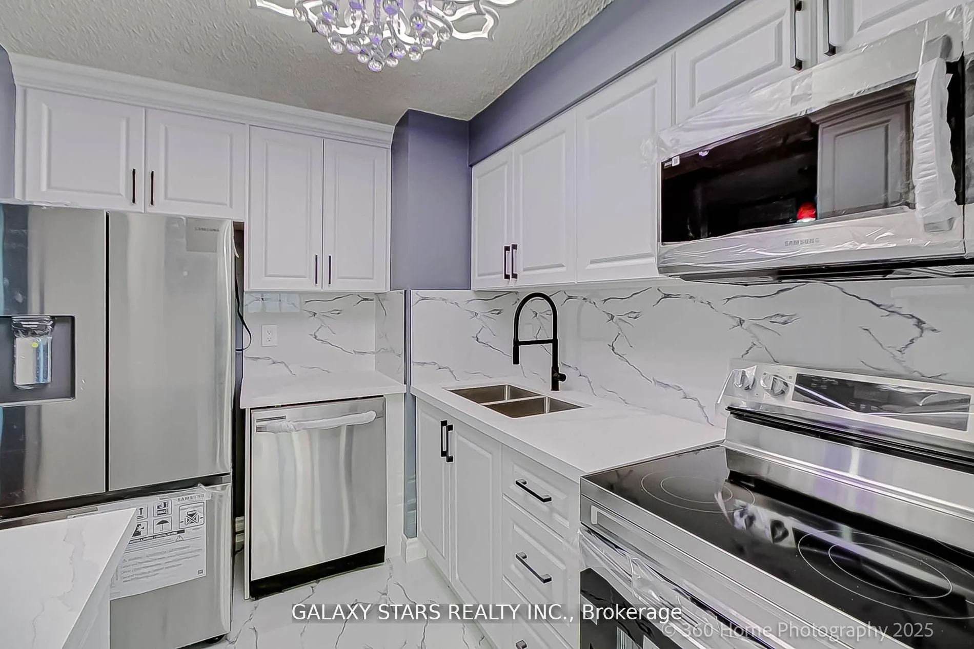 10 Tapscott Road, #304