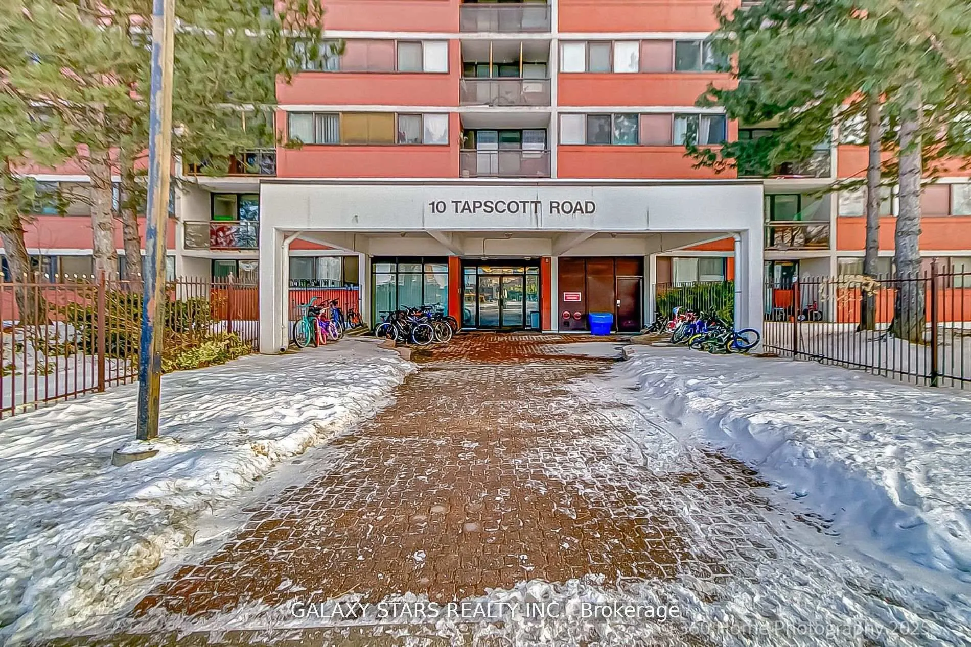 10 Tapscott Road, #304