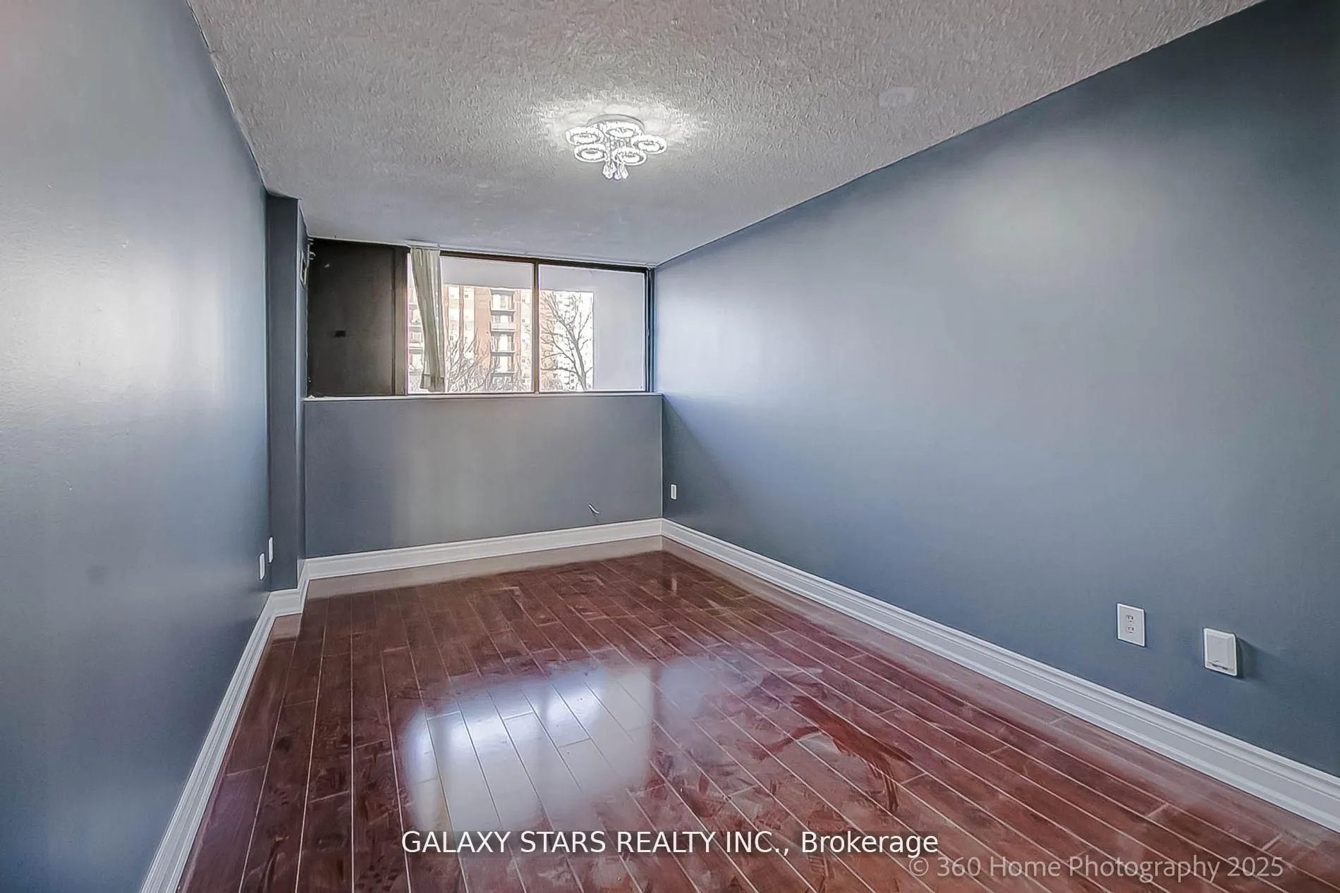 10 Tapscott Road, #304